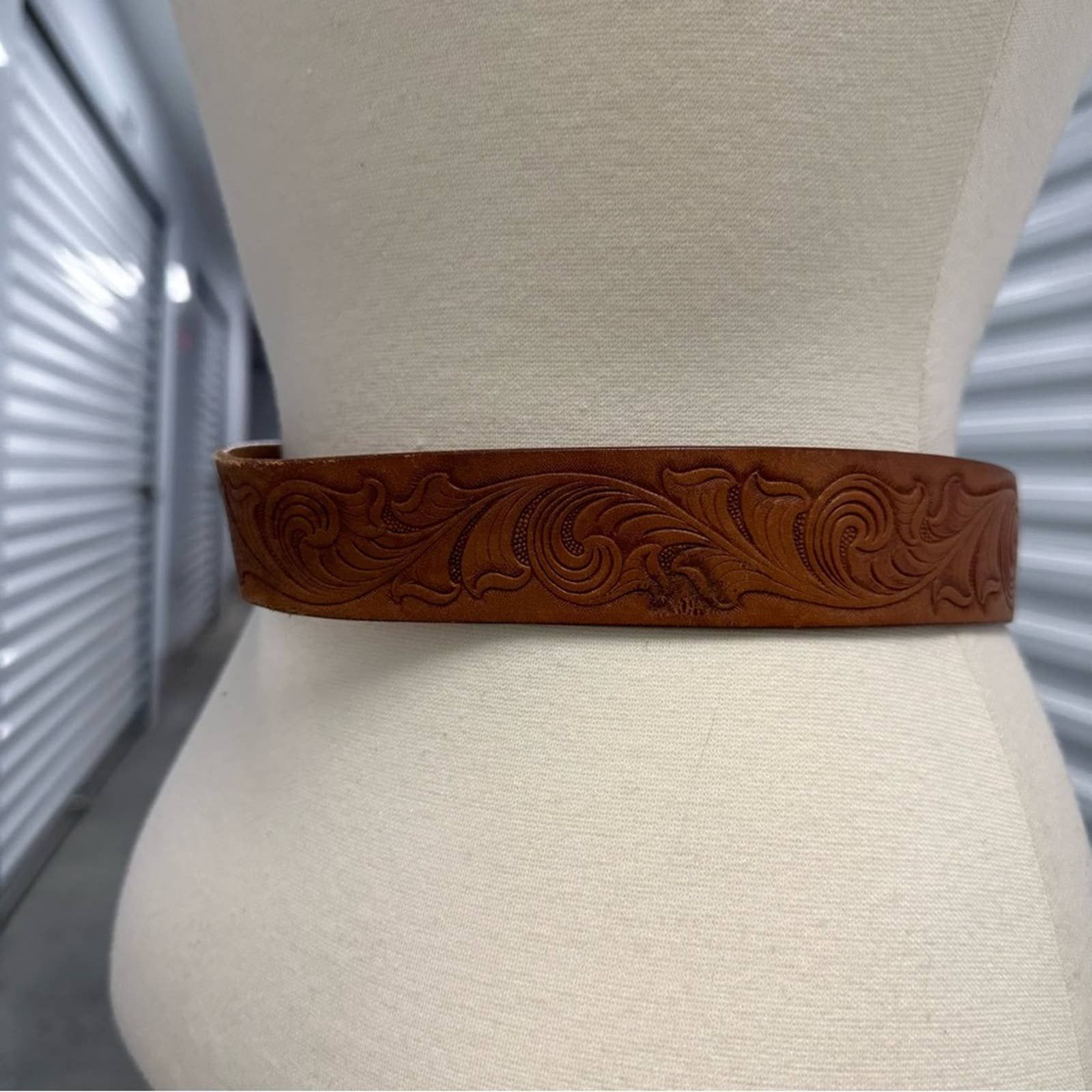 Vintage Vintage Tooled Western Rawhide embossed leather belt 26-28" Size ONE SIZE - 2 Preview