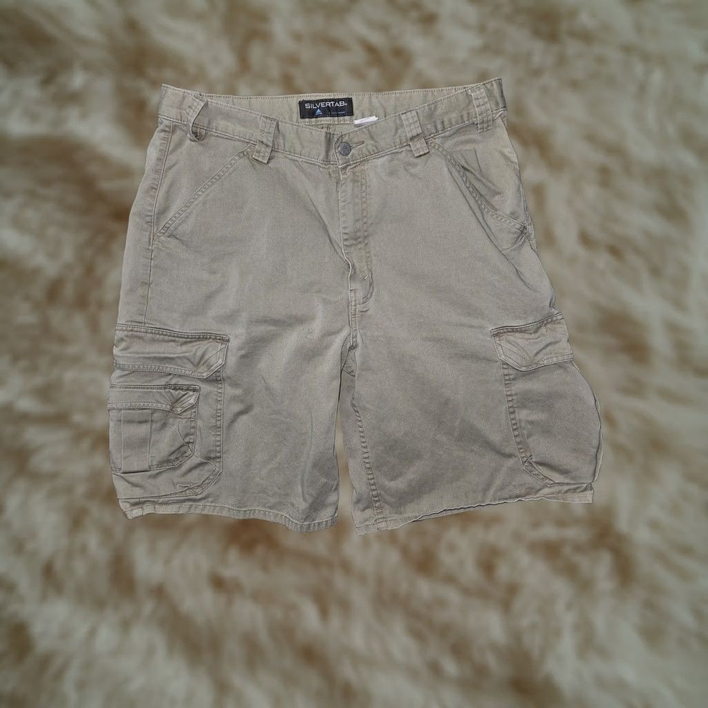 Levi's VINTAGE Levi's Silvertab Cargo Shorts Mens 36 Khaki Utility Pockets 90s Y2K Skate Baggy Casual Urban Mens Size US 36 / EU 52 - 1 Thumbnail