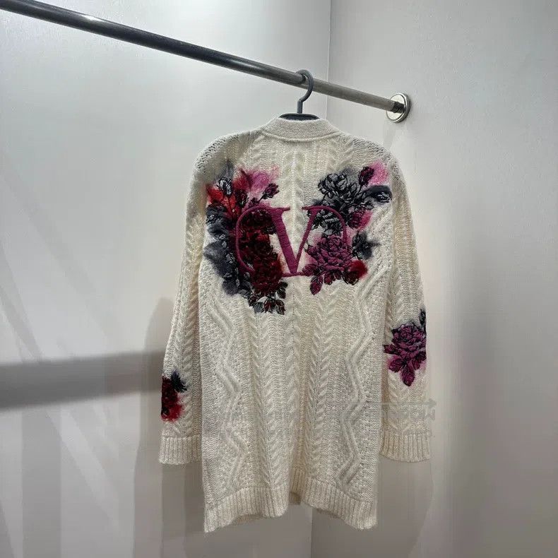 Valentino Valentino Floral embroidered logo alpaca knitted cardigan Size XXS / US 00 / IT 34 - 1 Thumbnail