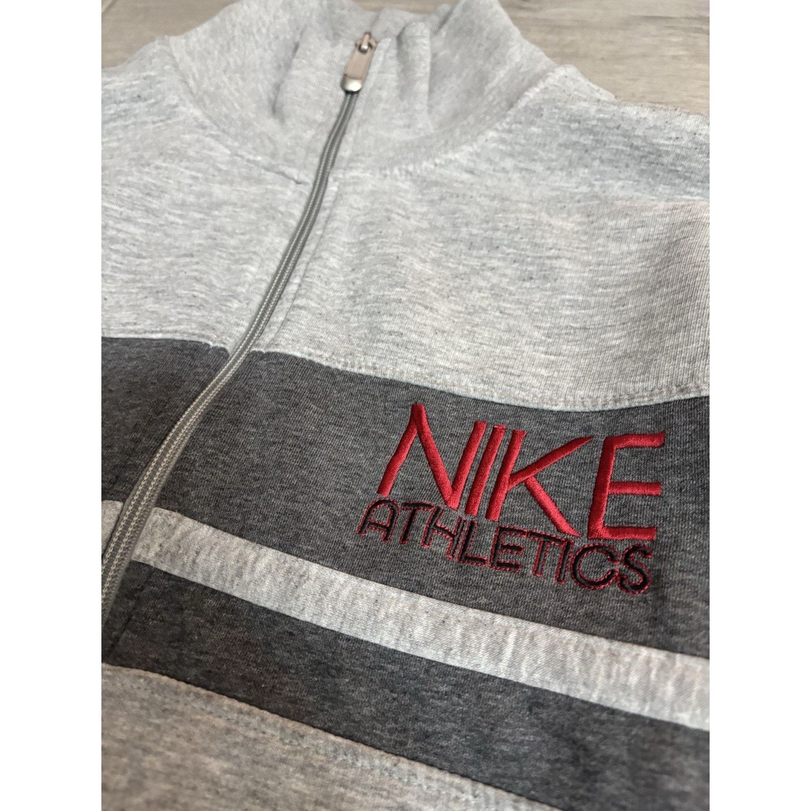 Nike Vintage Y2K Nike Athletics Full Zip Jacket Gray L Silver Tab Size US L / EU 52-54 / 3 - 3 Thumbnail