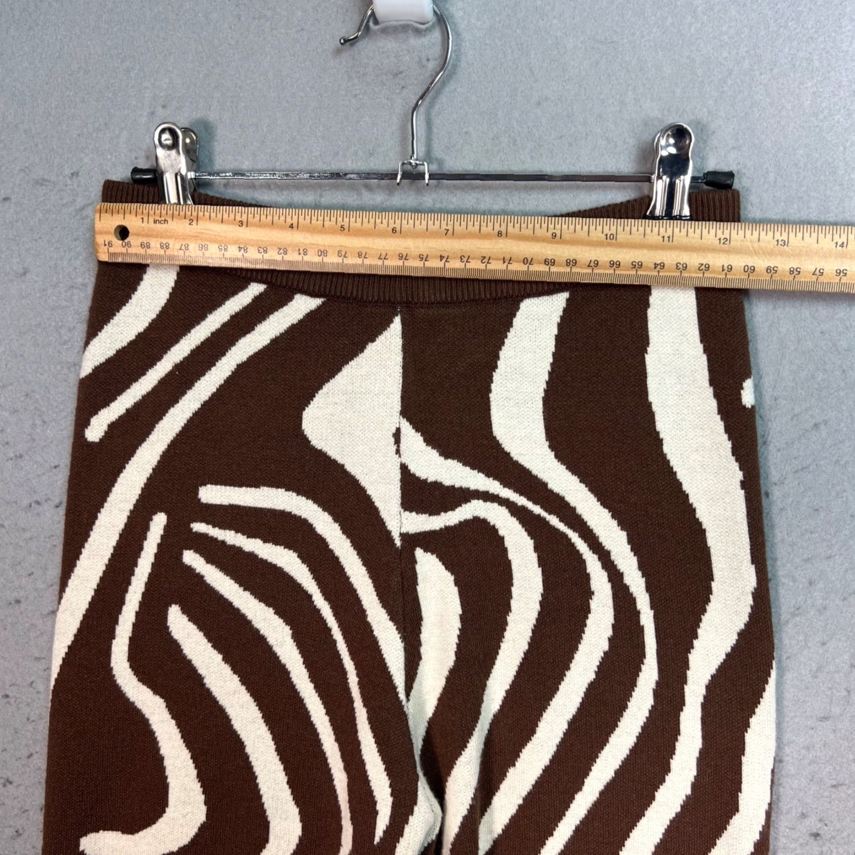 Vintage Bailey Rose Womens Size Small Knit Pants Brown & Cream Abstract Zebra Print Pants Small Brown Bailey Rose Womens Ankle Straight 33in Inseam 25in Waist Size 28" / US 6 / IT 42 - 4 Thumbnail