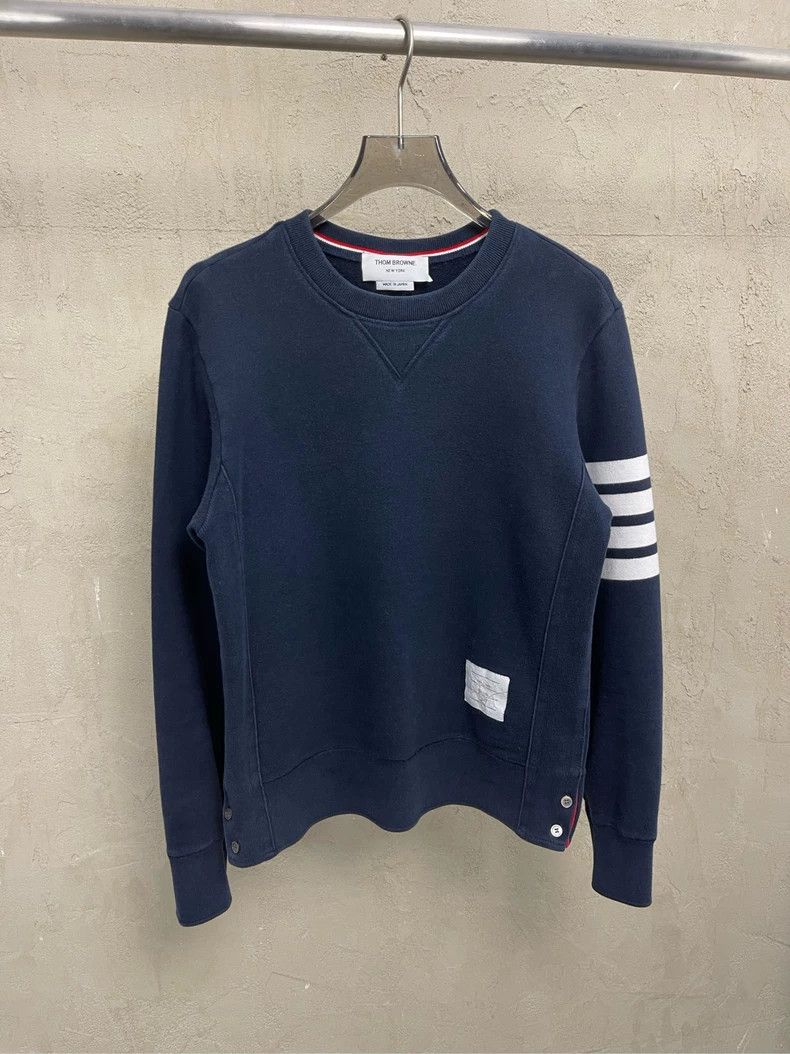 Thom Browne Thom browne Dark blue four-striped round-neck sweatshirt 25 Size US S / EU 44-46 / 1 - 1 Thumbnail