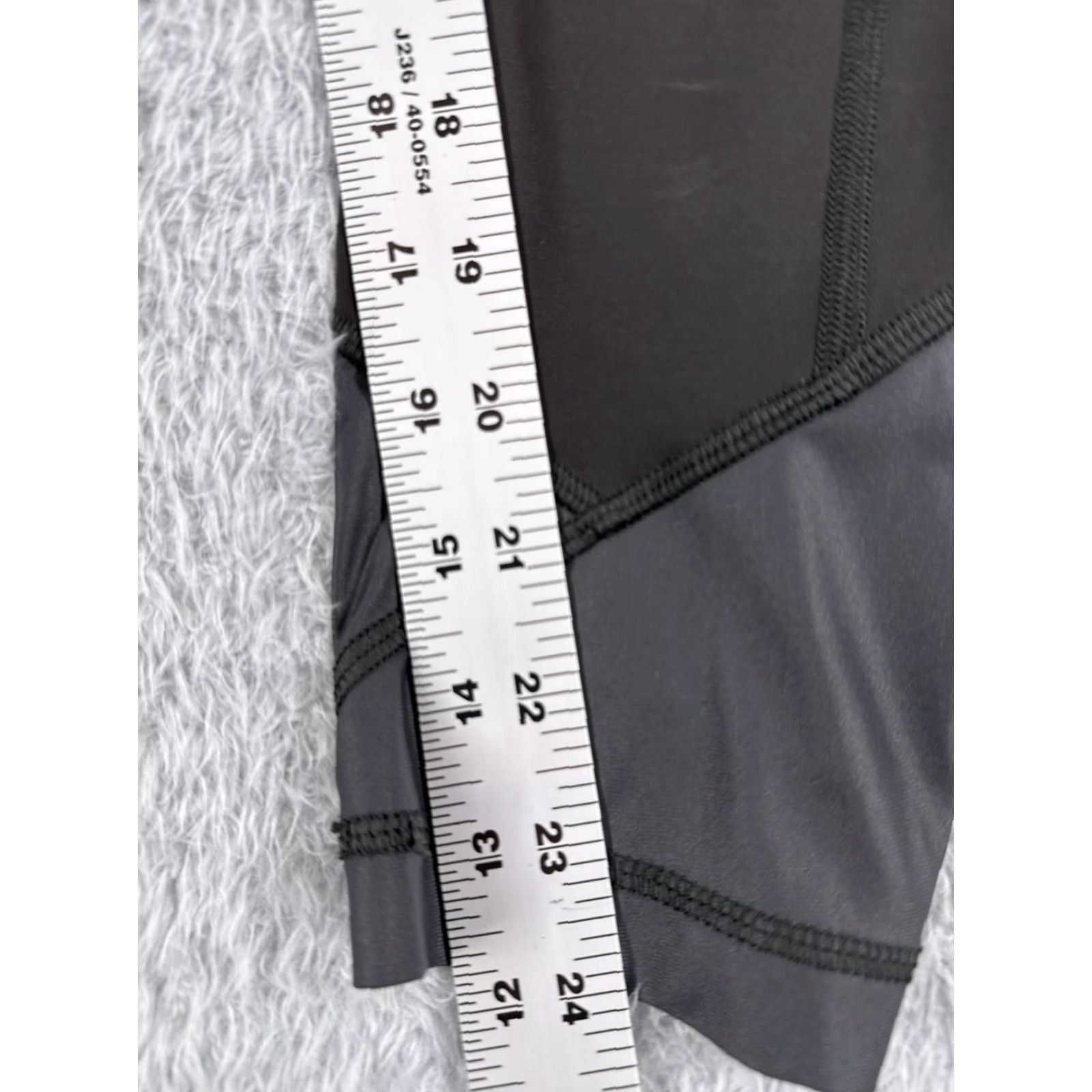 Lululemon Lululemon Pants Womens 2 Black Pace Queen Tight Full-On Luxtreme Run Running Sweatpants Zip Pocket Pockets 25 in Inseam Size 26" / US 2 / IT 38 - 6 Thumbnail