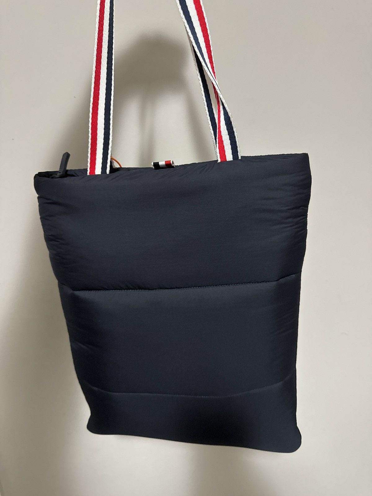 Thom Browne Thom Browne Quilted padded nylon taffeta tote in navy Size ONE SIZE - 12 Thumbnail