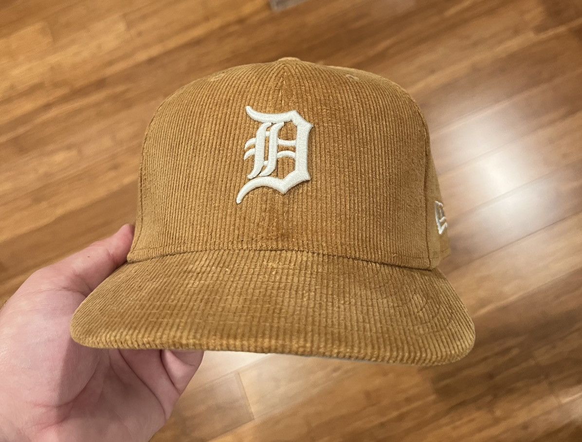 New Era Size 7 1/8 Detroit Corduroy Fitted Size ONE SIZE - 1 Thumbnail