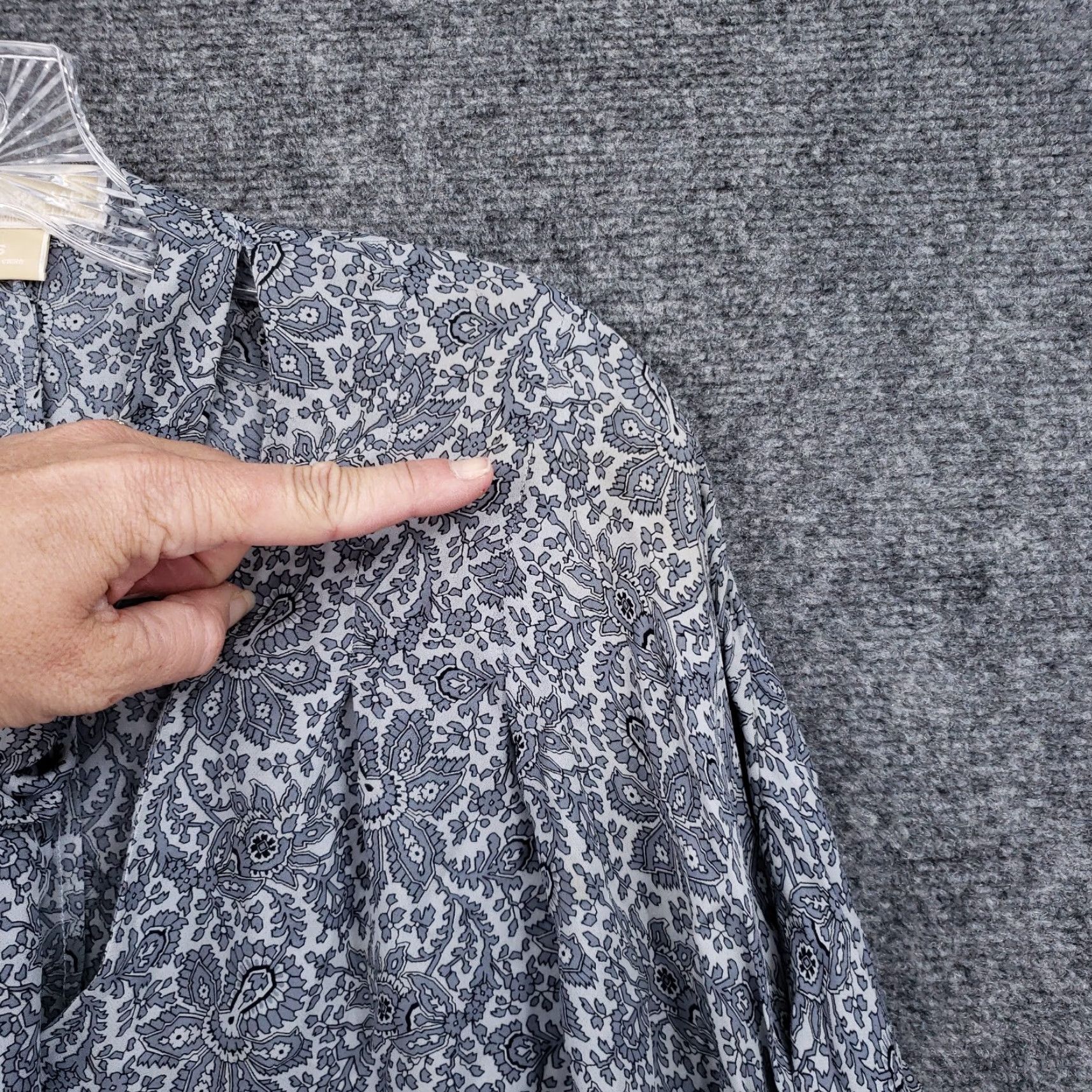 Michael Kors Michael Kors Top Blouse Womens S Gray Floral Silk Tie Neck Long Sleeve Size S / US 4 / IT 40 - 7 Thumbnail