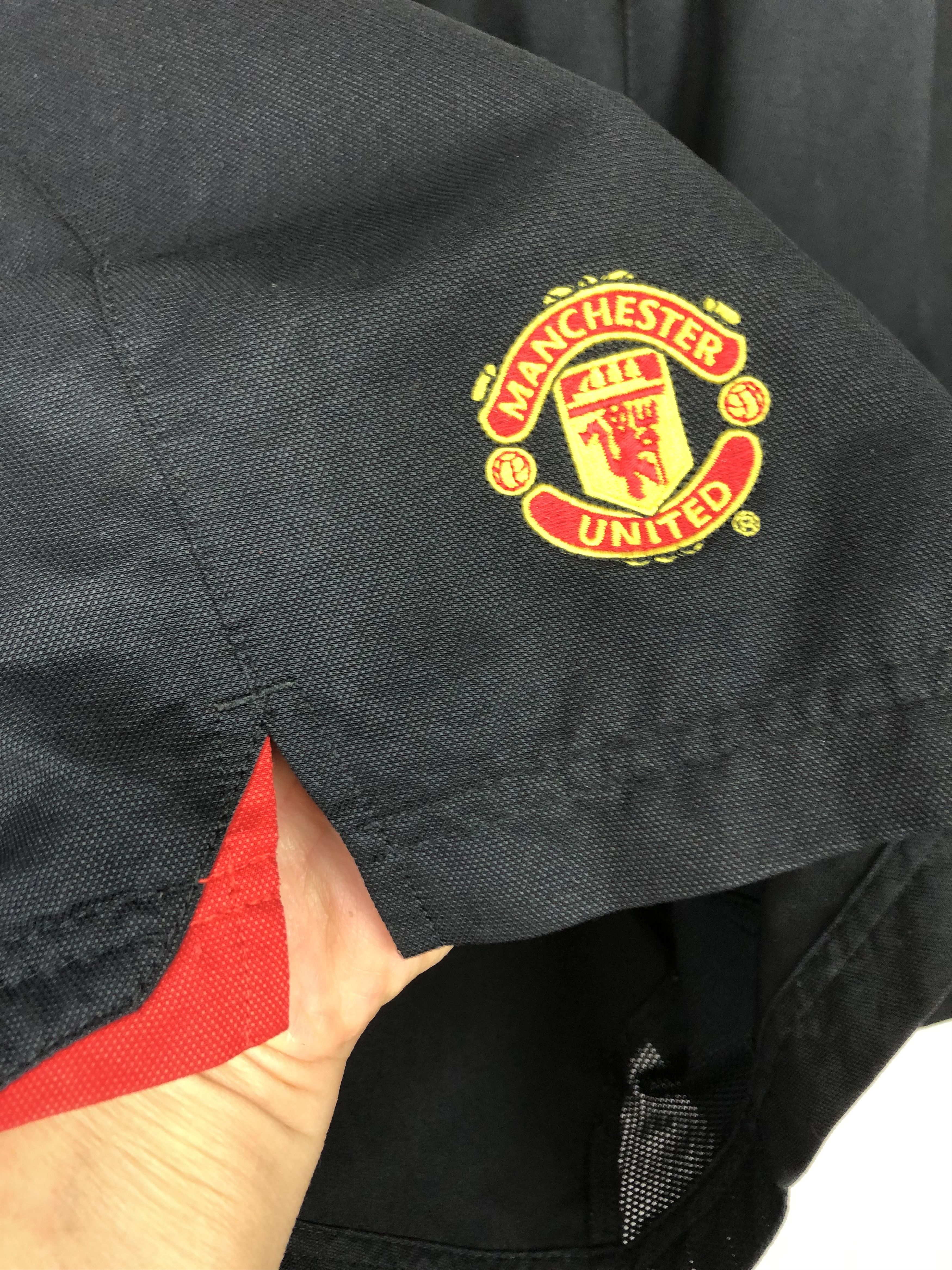 Nike Vintage Nike Manchester United Football Shorts Soccer SizeXL Size US 36 / EU 52 - 4 Thumbnail