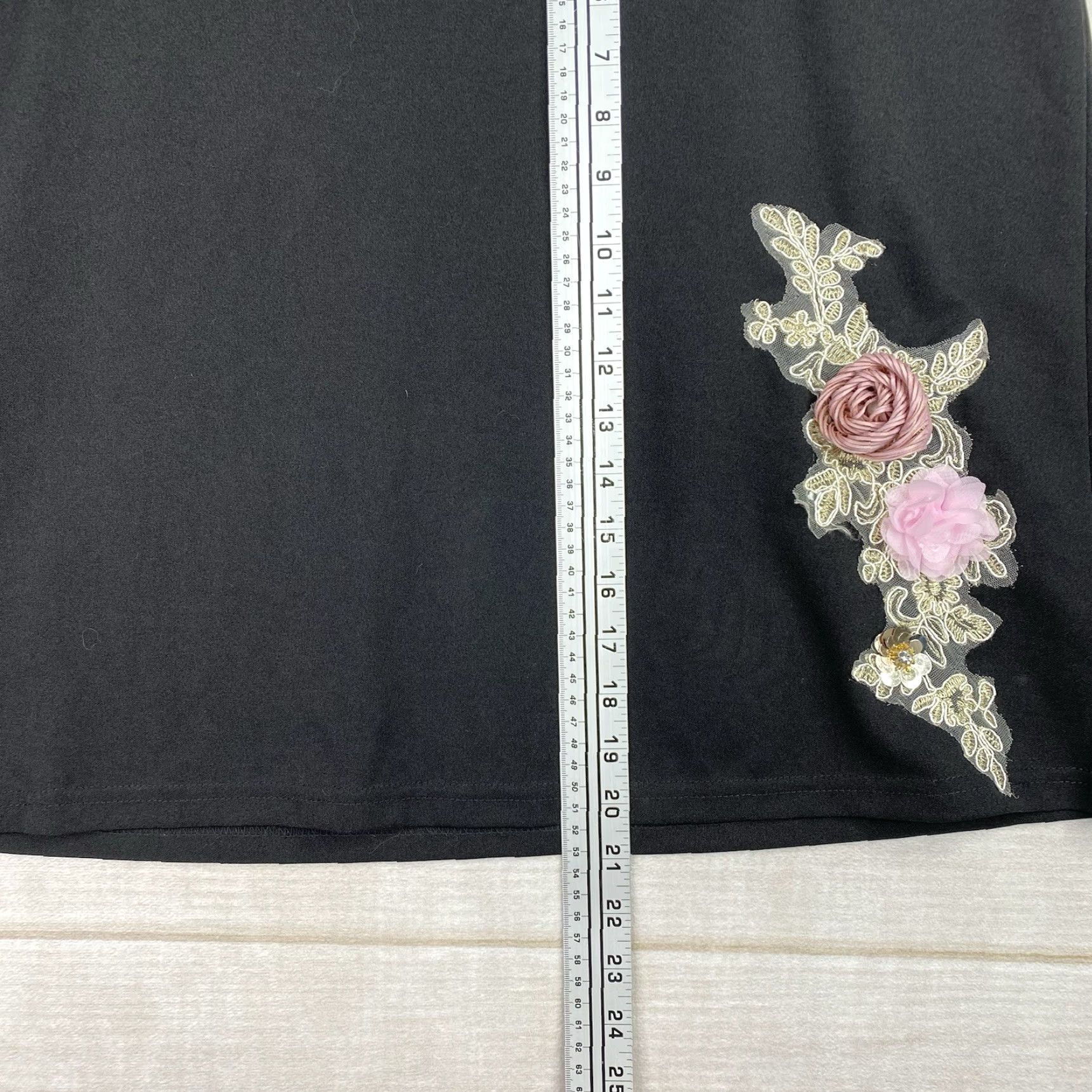 Shein SHEIN Curve Skirt Sz 3XL Black Embroidered Floral Sequins Mini Stretch Boho Size 40" / US 18 - 6 Thumbnail
