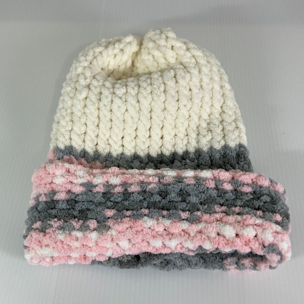 Handmade NWT Handmade Chunky Knitted Kid/Teen Slouchy Beanie Size ONE SIZE - 3 Thumbnail