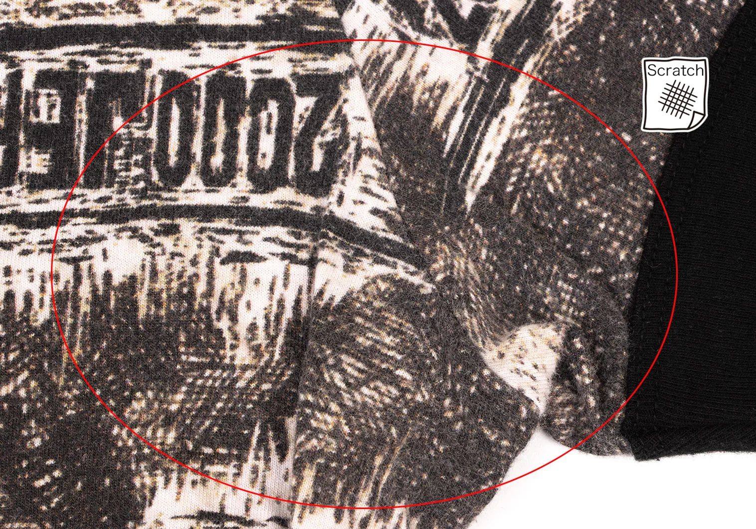 2000 Logo Print T-Shirt in Black, Size 48