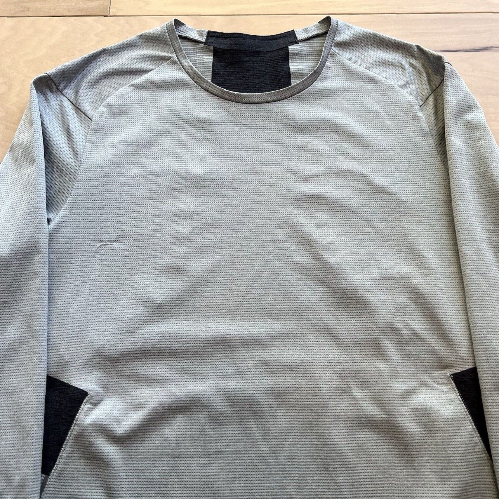 Lululemon Lululemon Vent Shirt S Gray 3/4 Sleeve T‑Shirt Men Regular Round Neck Athletic All Seasons Logo Vintage? No Size US S / EU 44-46 / 1 - 3 Thumbnail