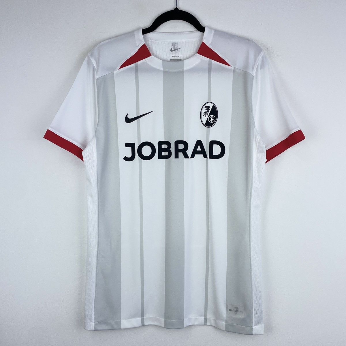 Nike SC Freiburg Away Nike Men’s Jersey Shirt 2024/2025 size M Size US M / EU 48-50 / 2 - 1 Thumbnail