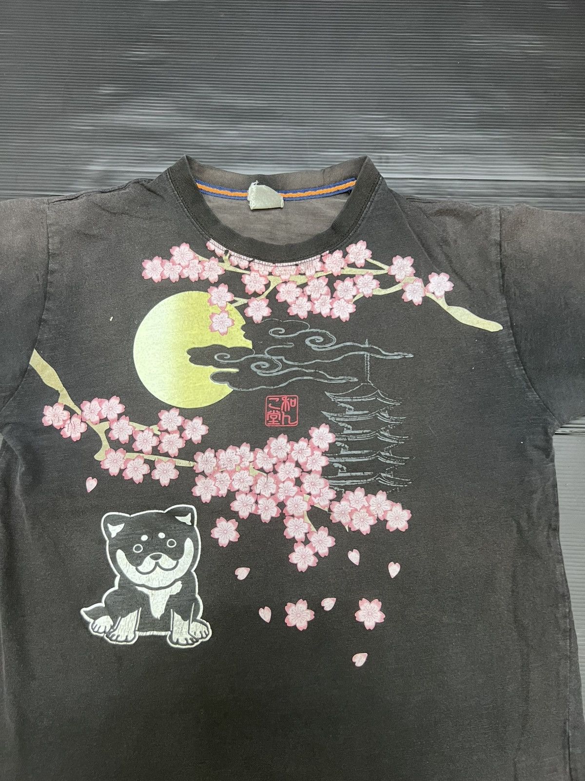 Japanese Brand Thrashed Faded Sakura Sukajan tee Size US M / EU 48-50 / 2 - 3 Thumbnail
