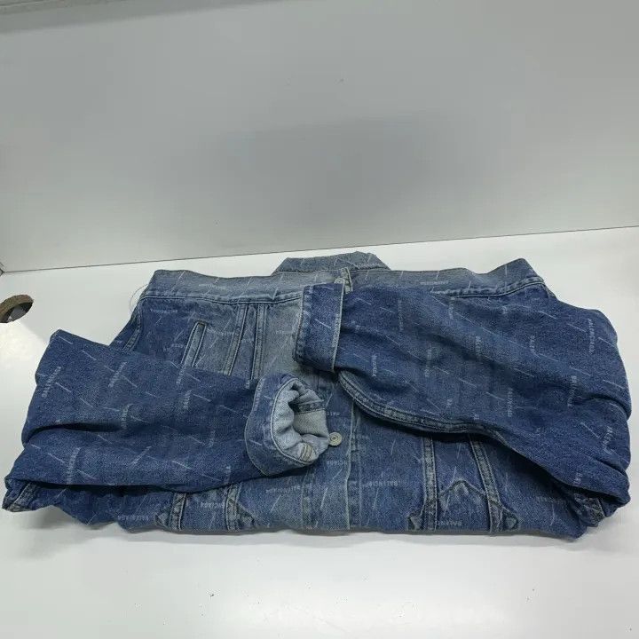 Balenciaga Balenciaga Letter Print Denim Jacket for Women 0079-2507 Size S / US 4 / IT 40 - 2 Thumbnail