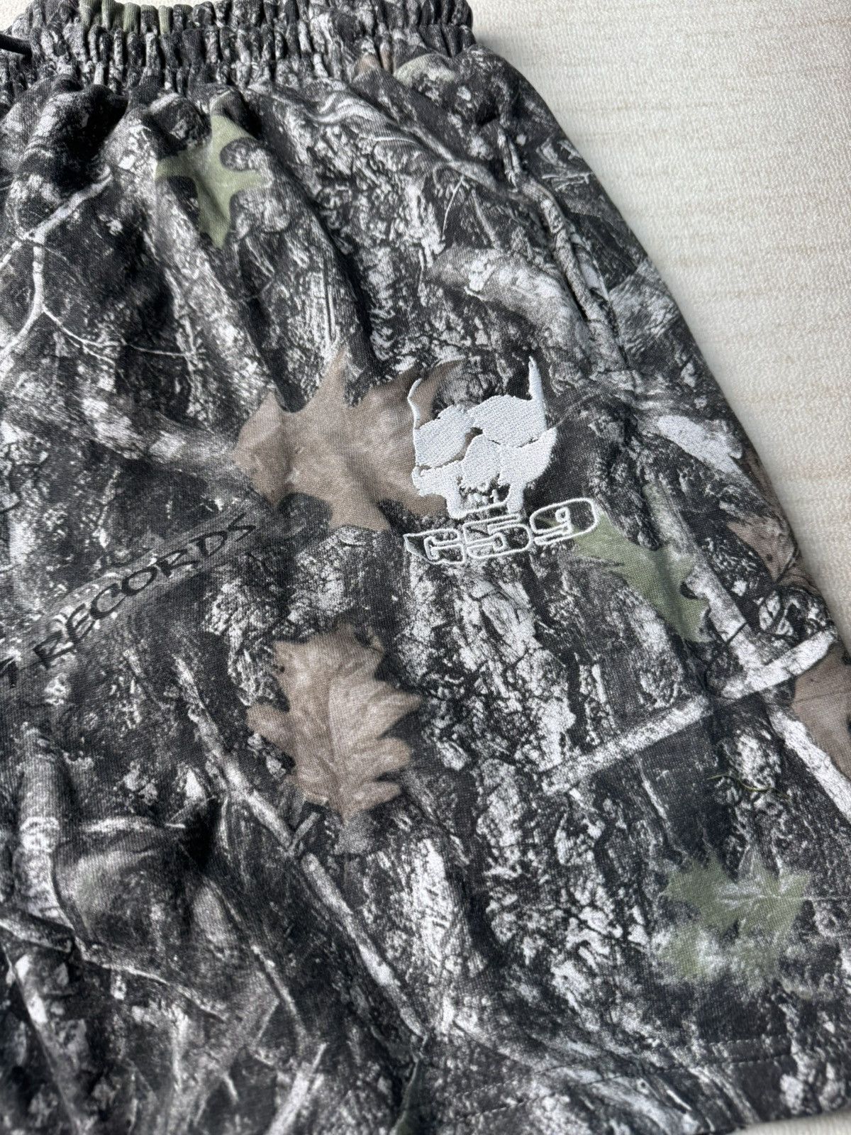 G59 Records Tree camo shorts Size US 36 / EU 52 - 2 Thumbnail