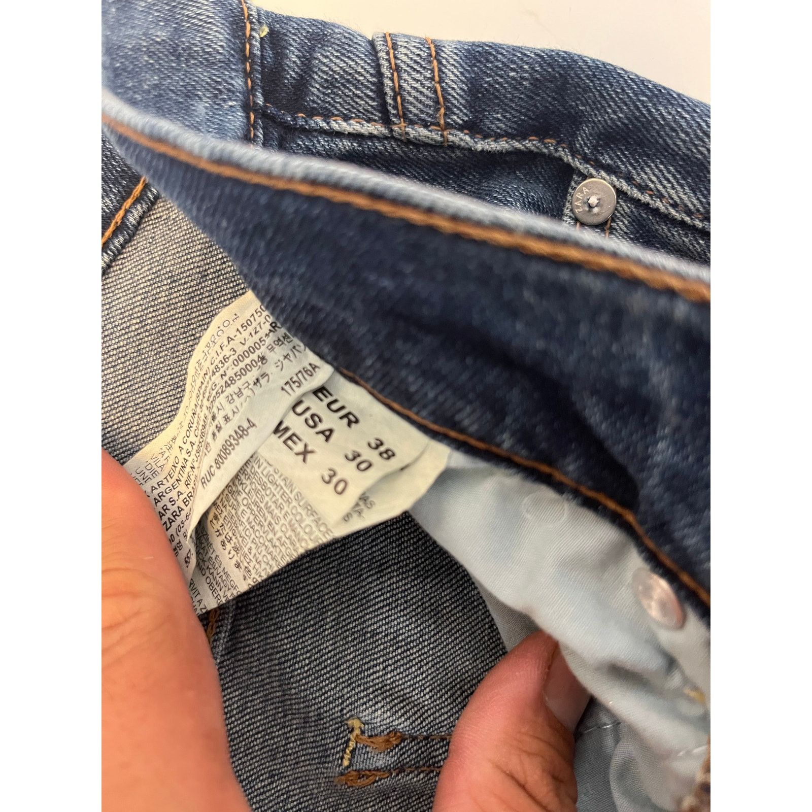 Zara Zara jeans size 30 Inseam 30 Good condition Size US 30 / EU 46 - 2 Thumbnail