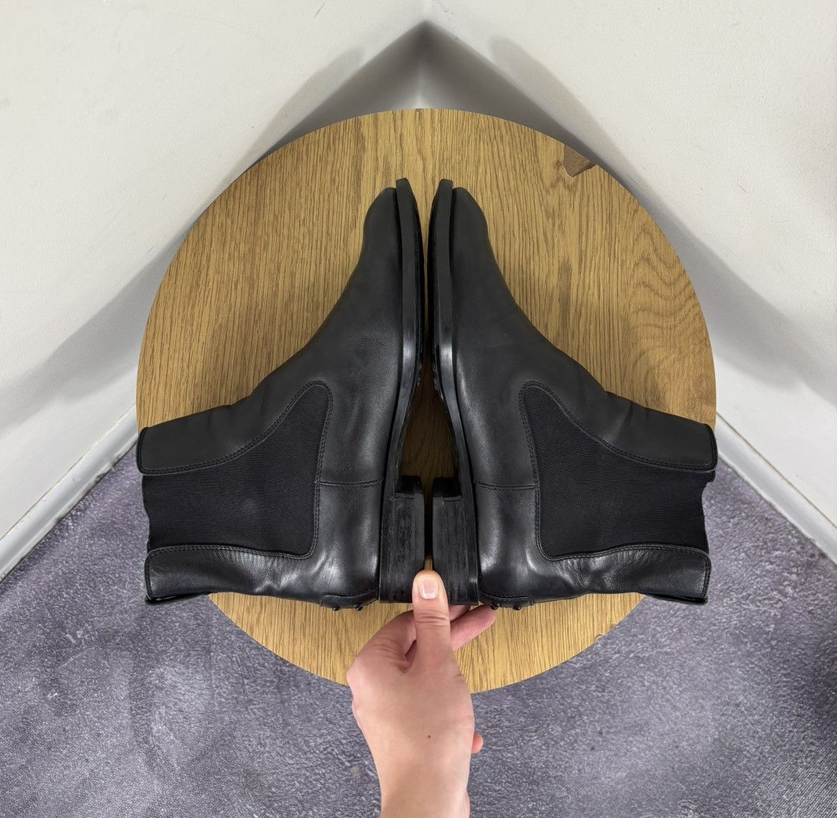 Tod's Tod’s Women’s Black Low Heel Ankle Leather Chelsea Boots Size US 7.5 / IT 37.5 - 18 Thumbnail