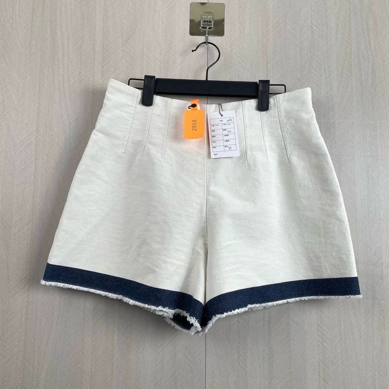 Prada Prada White denim shorts 2505-Nextarrow Size US 26 / EU 42 - 1 Thumbnail