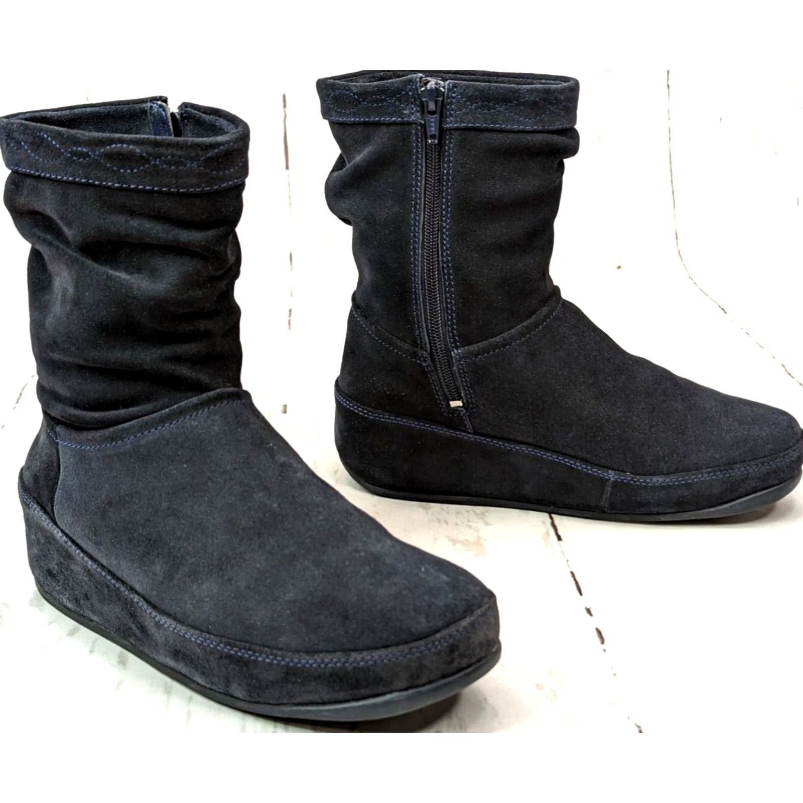 Vintage FitFlop Suede Ankle Booties Womens 7 Navy Wobble Board Zip Comfort Boot 468-097 Size US 7 / IT 37 - 2 Thumbnail