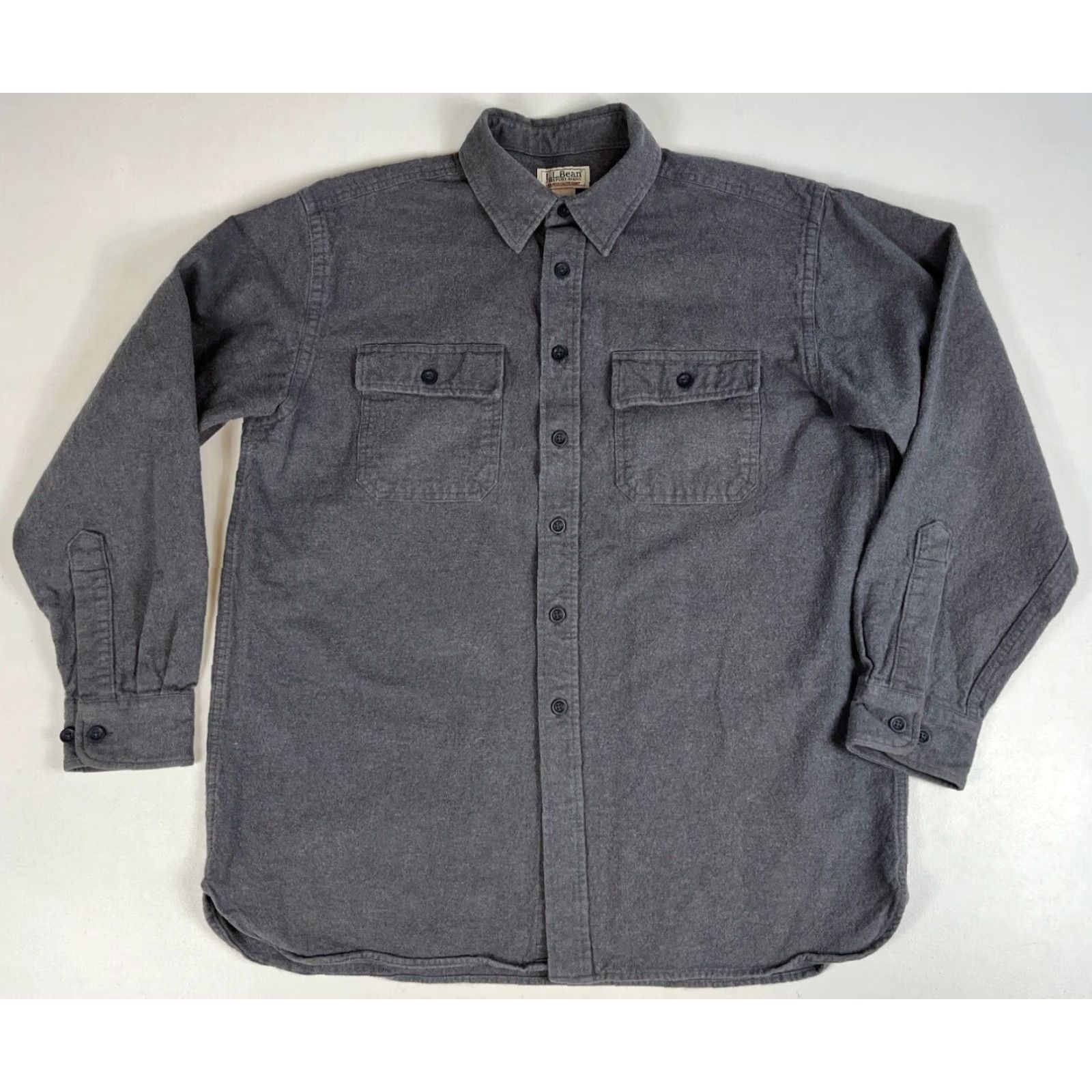 Vintage VINTAGE L.L. Bean Men’s Chamois Cloth Shirt Button-Up L Reg Gray Cotton Heavyweight Pockets Outdoors Shirt Mens Size US L / EU 52-54 / 3 - 4 Thumbnail