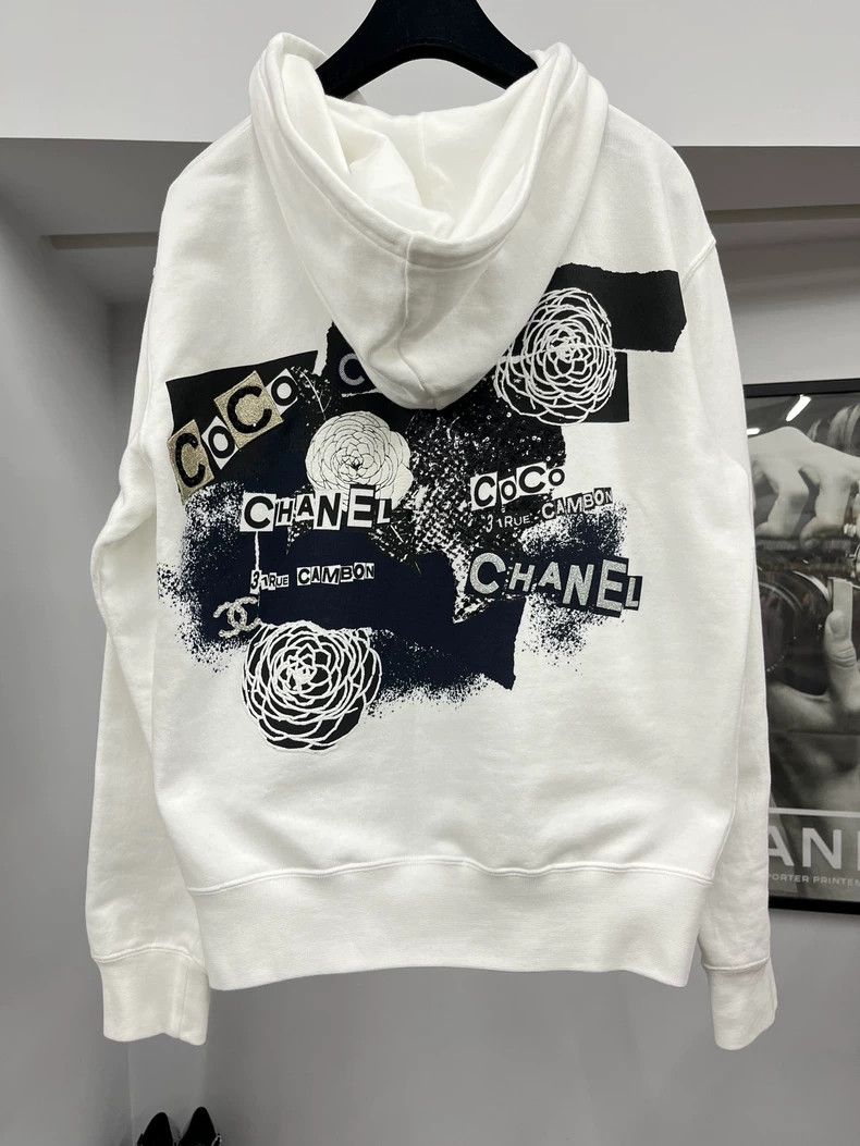 Chanel Chanel White camelli graffiti hooded jacket Size US S / EU 44-46 / 1 - 1 Thumbnail