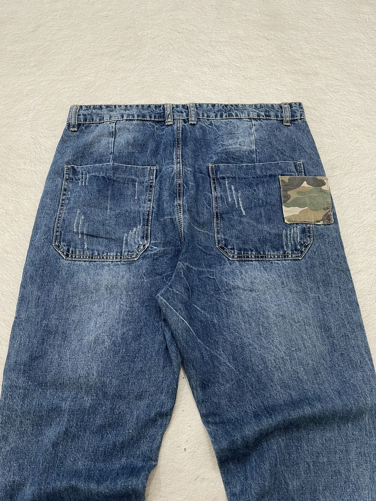 Japanese Brand 2000s Japanese Camo Cargo Denim Distressed Wash Jeans Y2K Size US 34 / EU 50 - 8 Thumbnail