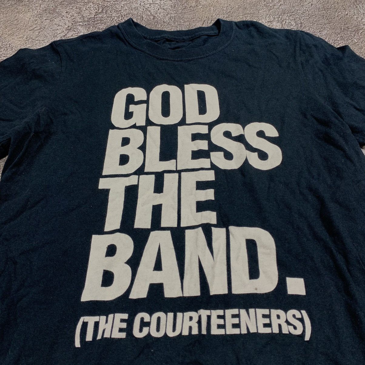 Vintage Vintage Y2K Graphic Band Tee God Bless The Courteeners S Size US S / EU 44-46 / 1 - 4 Thumbnail