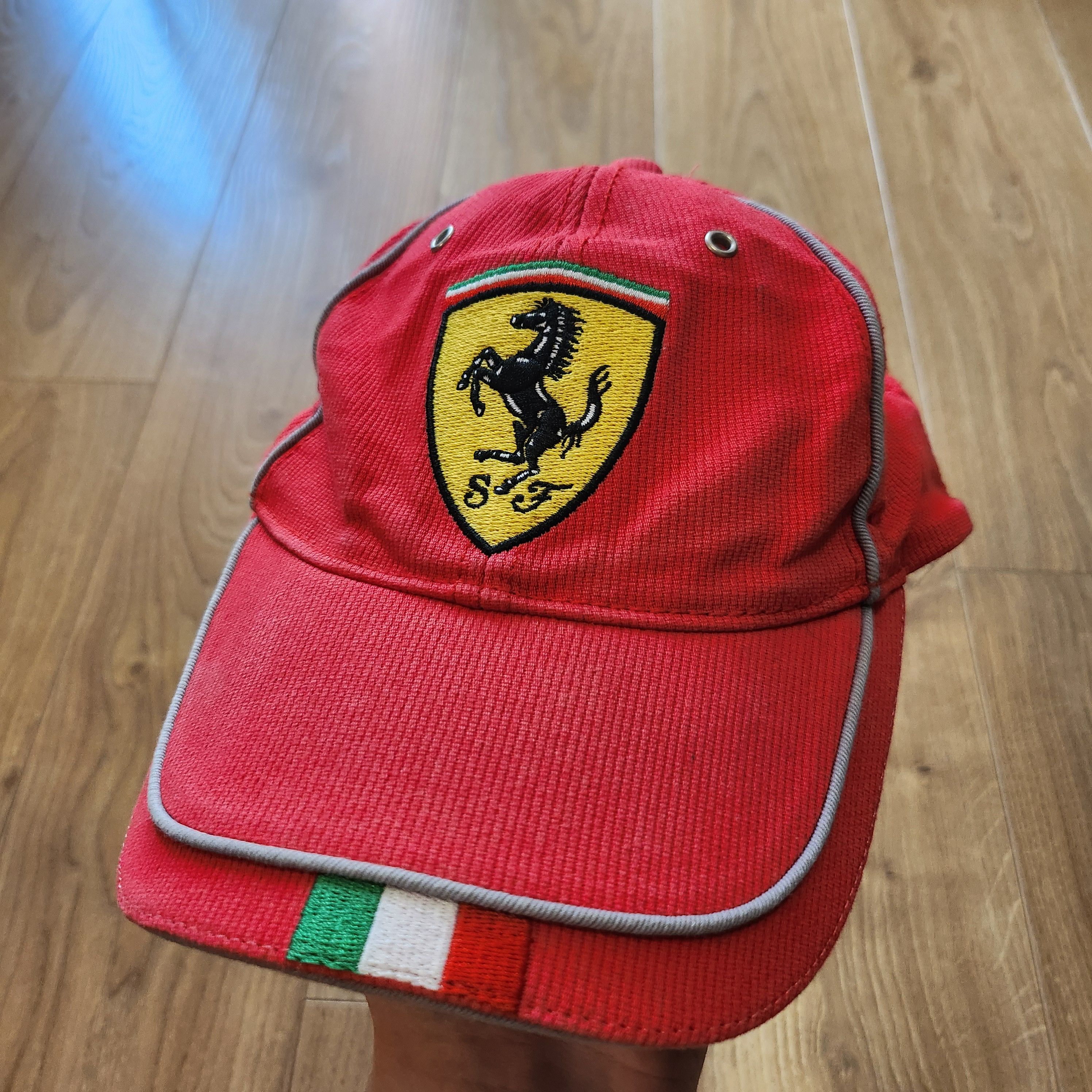 Ferrari Embroidery Official Ferrari Italy Cap Size ONE SIZE - 1 Thumbnail