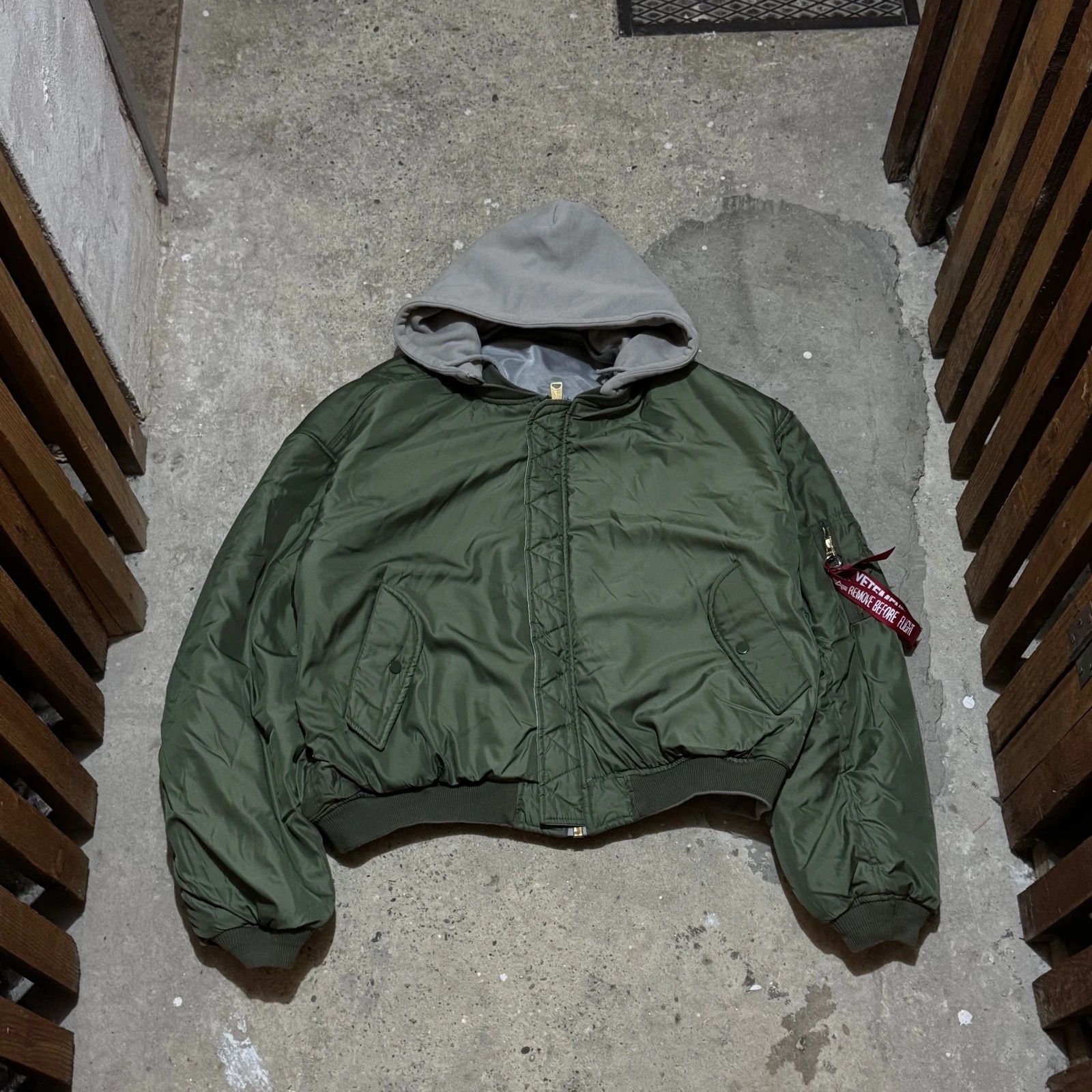 Alpha Industries × Vetements A/W 18 Vetements Alpha industries reversible oversizedbomber Size US XS / EU 42 / 0 - 2 Thumbnail