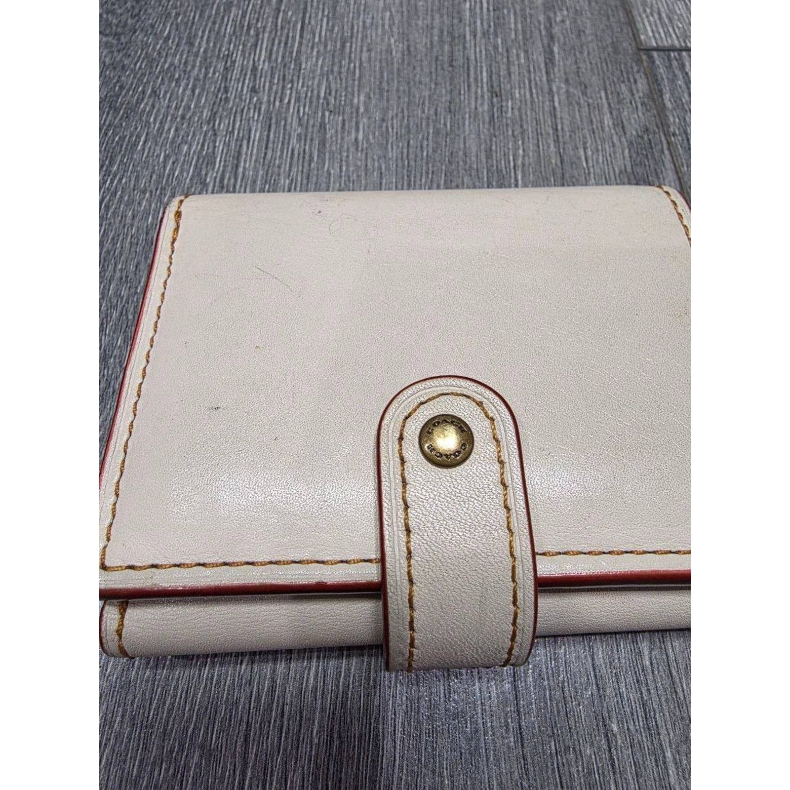 Coach Coach 1941 Small Trifold Interior Small Chalk B000634 Size ONE SIZE - 5 Thumbnail