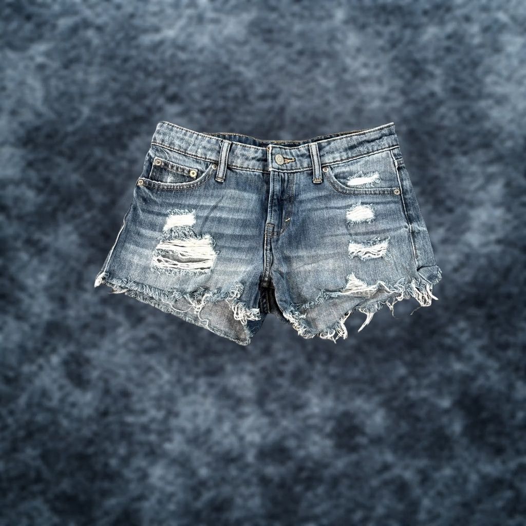 Lucky Brand VINTAGE Lucky Brand Low Rise Shorts Womens 28 Denim Distressed Frayed 90s Cut-Off Mini Blue Size 28" / US 6 / IT 42 - 1 Thumbnail