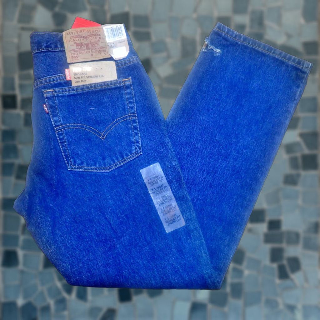 Vintage VINTAGE Levi's 505 Slim Fit Straight Leg Jeans Womens Size 11 (32x29) 2000s Y2K USA Dark Wash Distressed Size 32" / US 10 / IT 46 - 1 Thumbnail