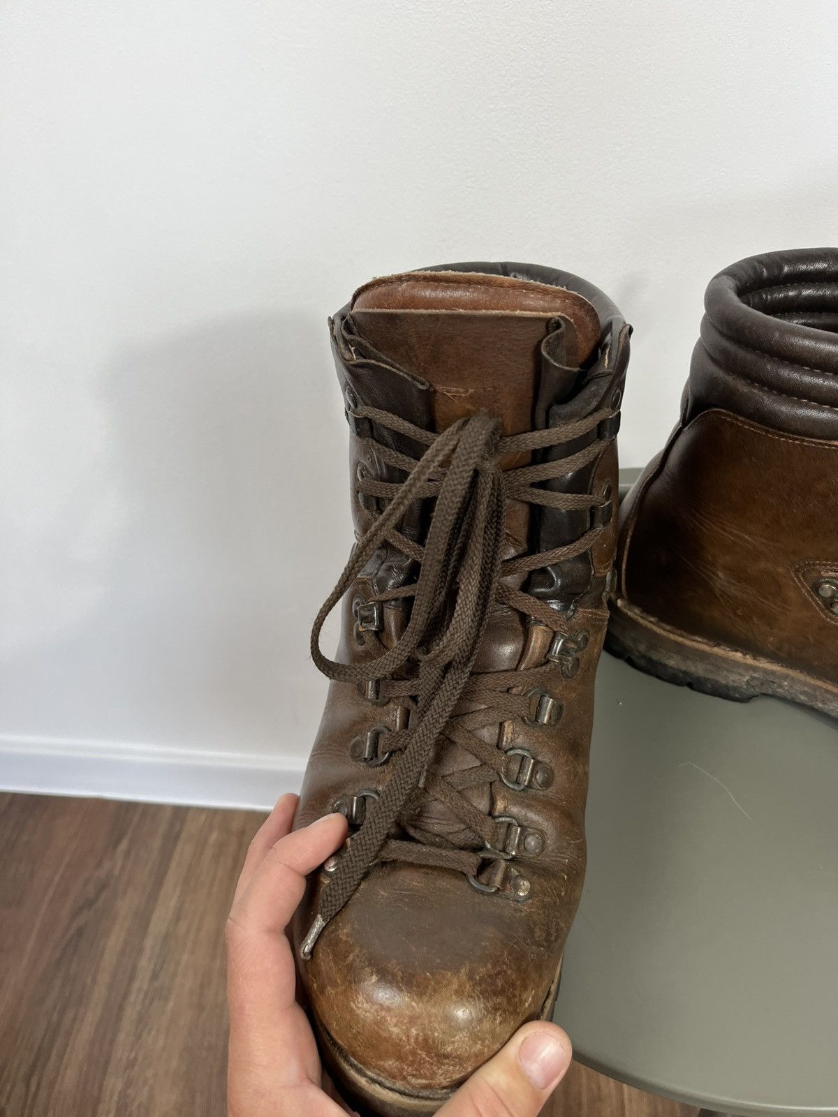 Other Meindl Men’s Leather Hiking Boots 9 Heavy Duty Vibram Sole Size US 9 / EU 42 - 16 Thumbnail