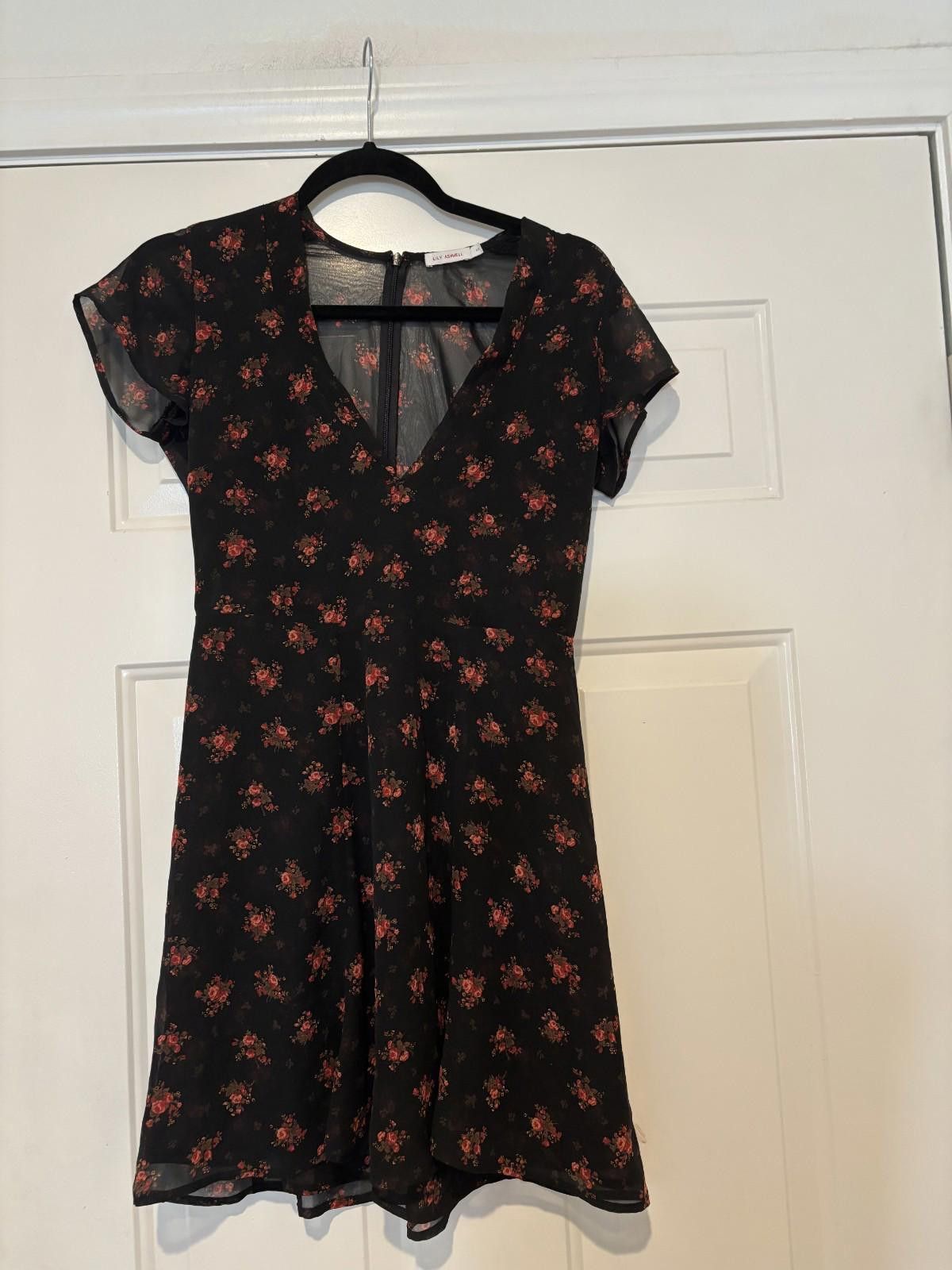 Designer Women's sz S black floral LIly Ashwell dress #602 Size S / US 4 / IT 40 - 1 Thumbnail