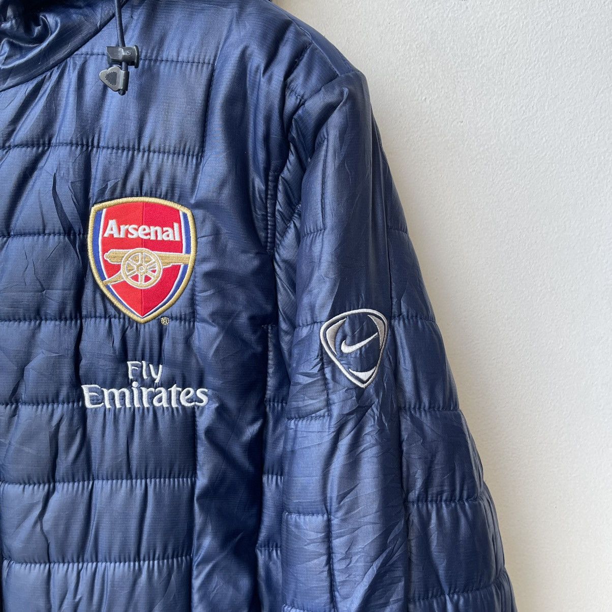Nike Vintage 2013-14 Arsenal FC Nike "Fly Emirates" Puffer Jacket Size US M / EU 48-50 / 2 - 7 Thumbnail