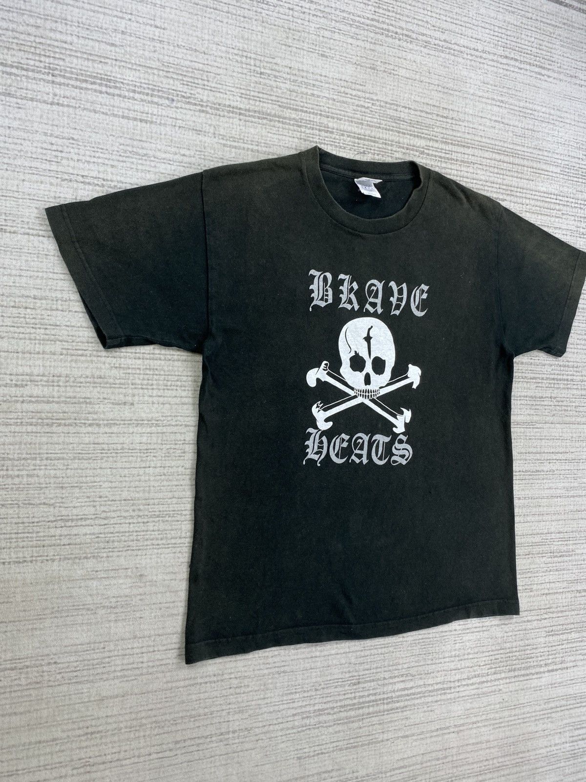 If Six Was Nine × Vintage Vintage Brave Heart Cross Logo Back Hit Shortsleeve Shirt Size US M / EU 48-50 / 2 - 3 Thumbnail
