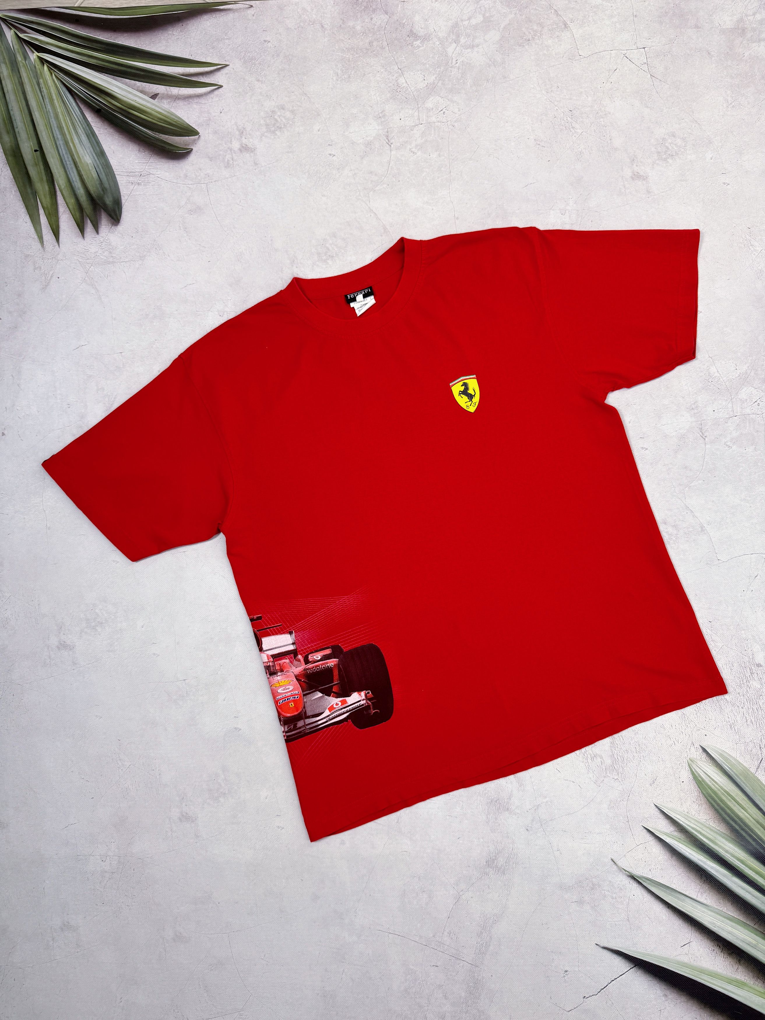 Ferrari Vintage Ferrari T-Shirt F1 Team Racing Car Logo Vodafone Size US L / EU 52-54 / 3 - 6 Thumbnail