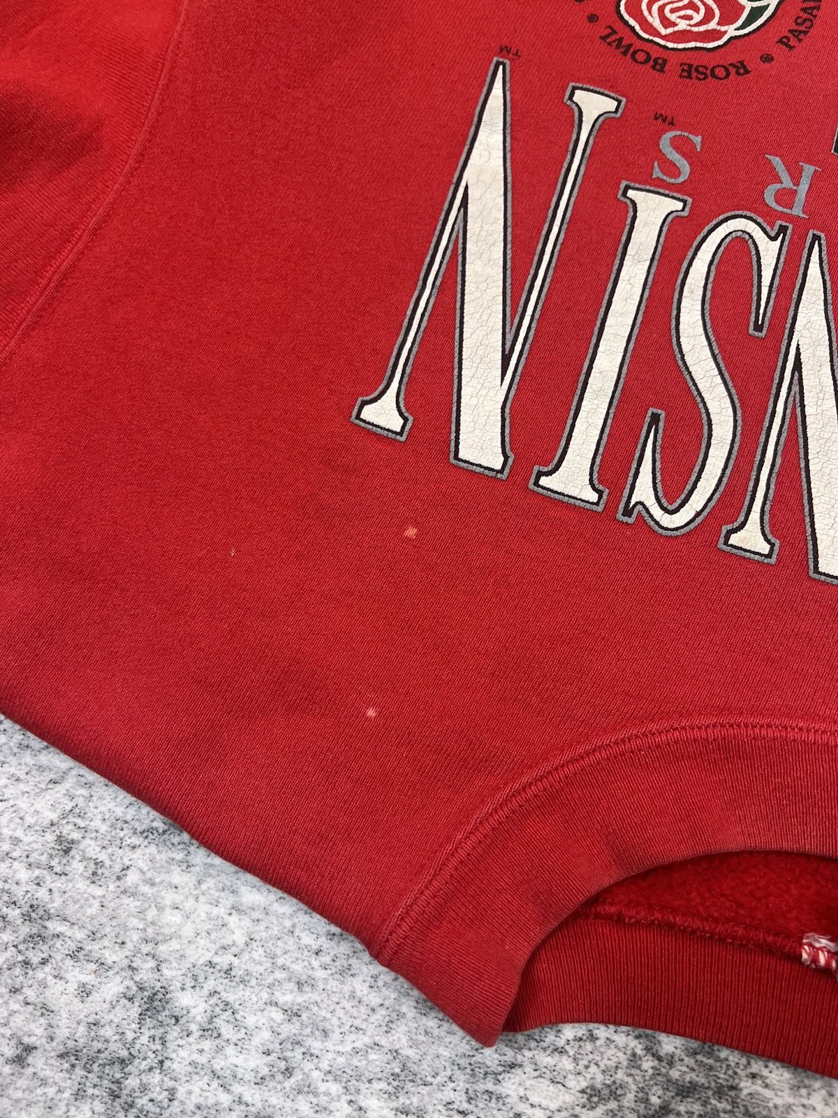 Vintage Vintage 1994 Wisconsin Badgers Rose Bowl Crewneck Sweatshirt Size US L / EU 52-54 / 3 - 6 Thumbnail