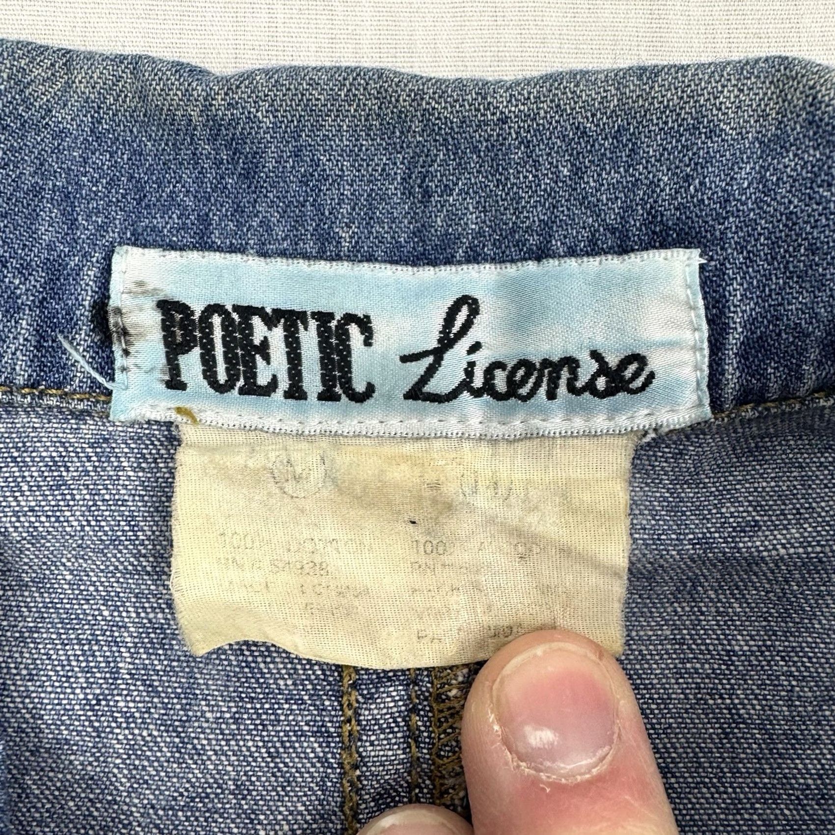 Denime VINTAGE Poetic License Denim Button Up Womens Medium Hipster Collared Pockets Shirt Womens Medium Blue 80s 90s Hipster Poetic License Shirt Size M / US 6-8 / IT 42-44 - 4 Thumbnail