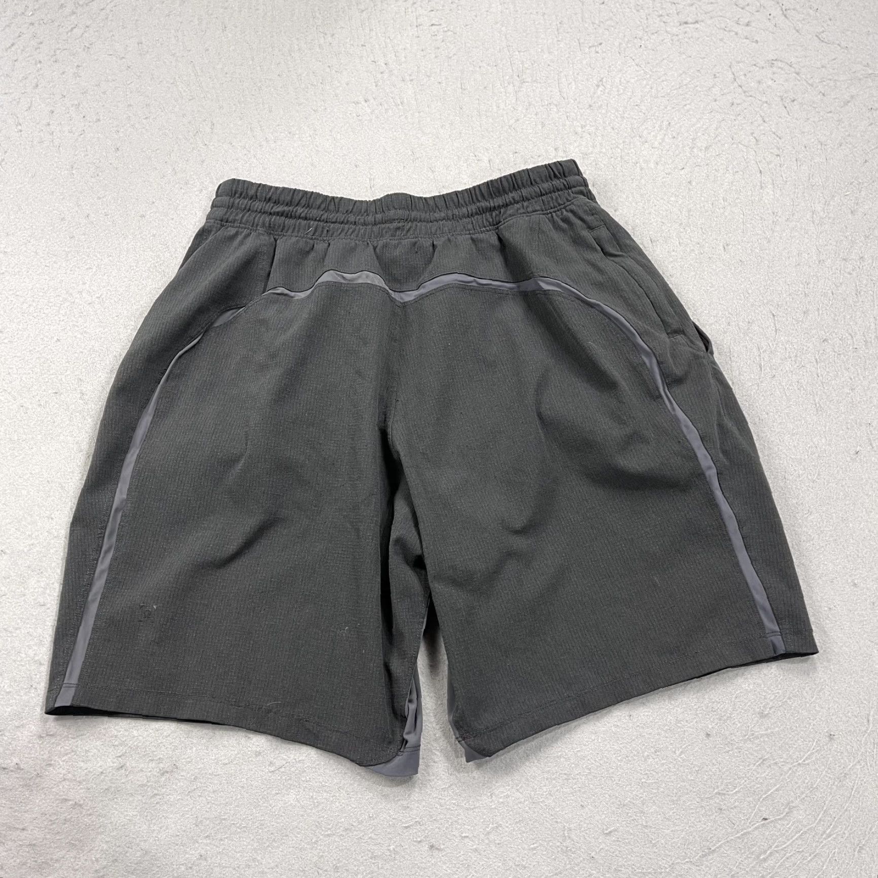 Lululemon Lululemon Shorts Mens M Gray Solid Pace Breaker 8 In Performance Regular Drawstring Gym & Training Women? Size US 31 - 4 Thumbnail