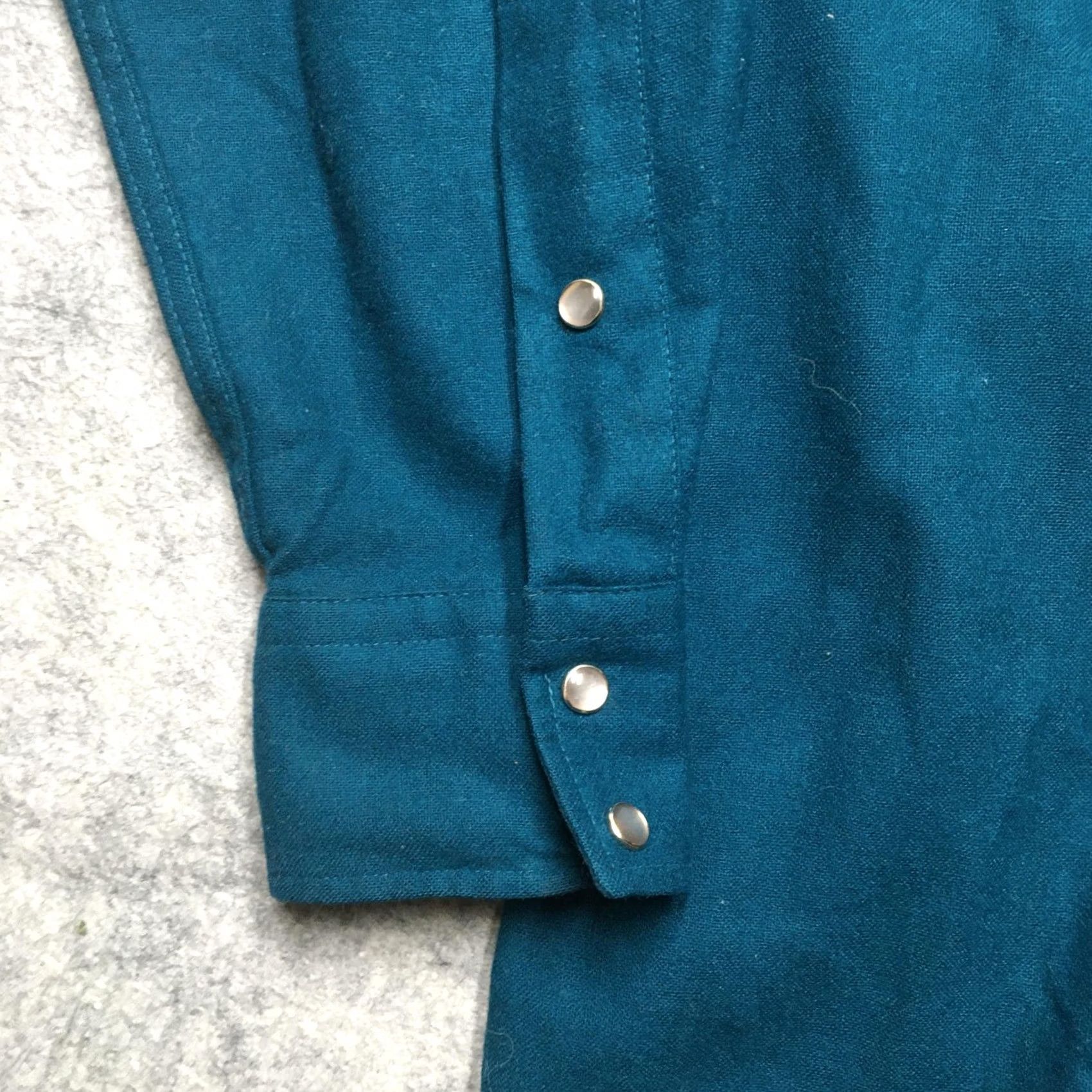 Pendleton VINTAGE Pendleton Shirt Mens M Blue Wool Western Wear Snap Front Made USA Size US M / EU 48-50 / 2 - 2 Thumbnail