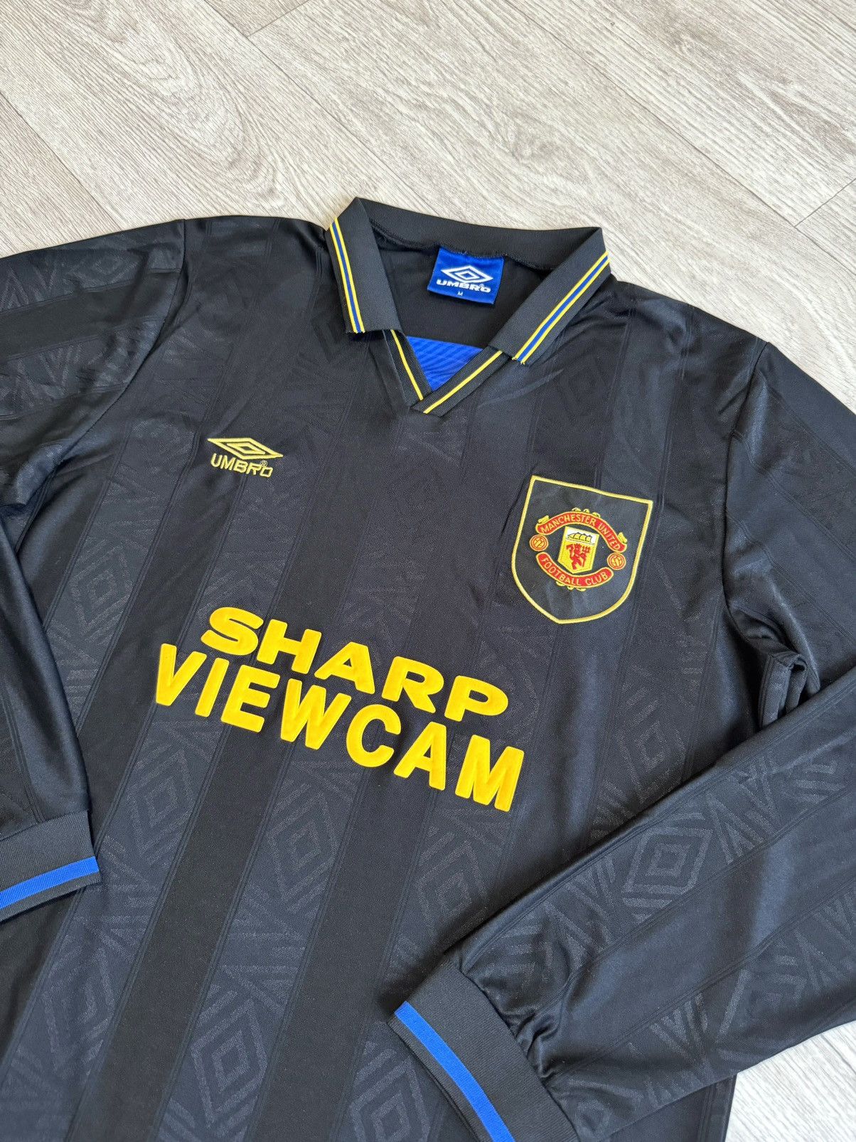 Umbro 🔷Retro Umbro Manchester United 1993/94/95 Soccer jersey🔷 Size US M / EU 48-50 / 2 - 2 Thumbnail