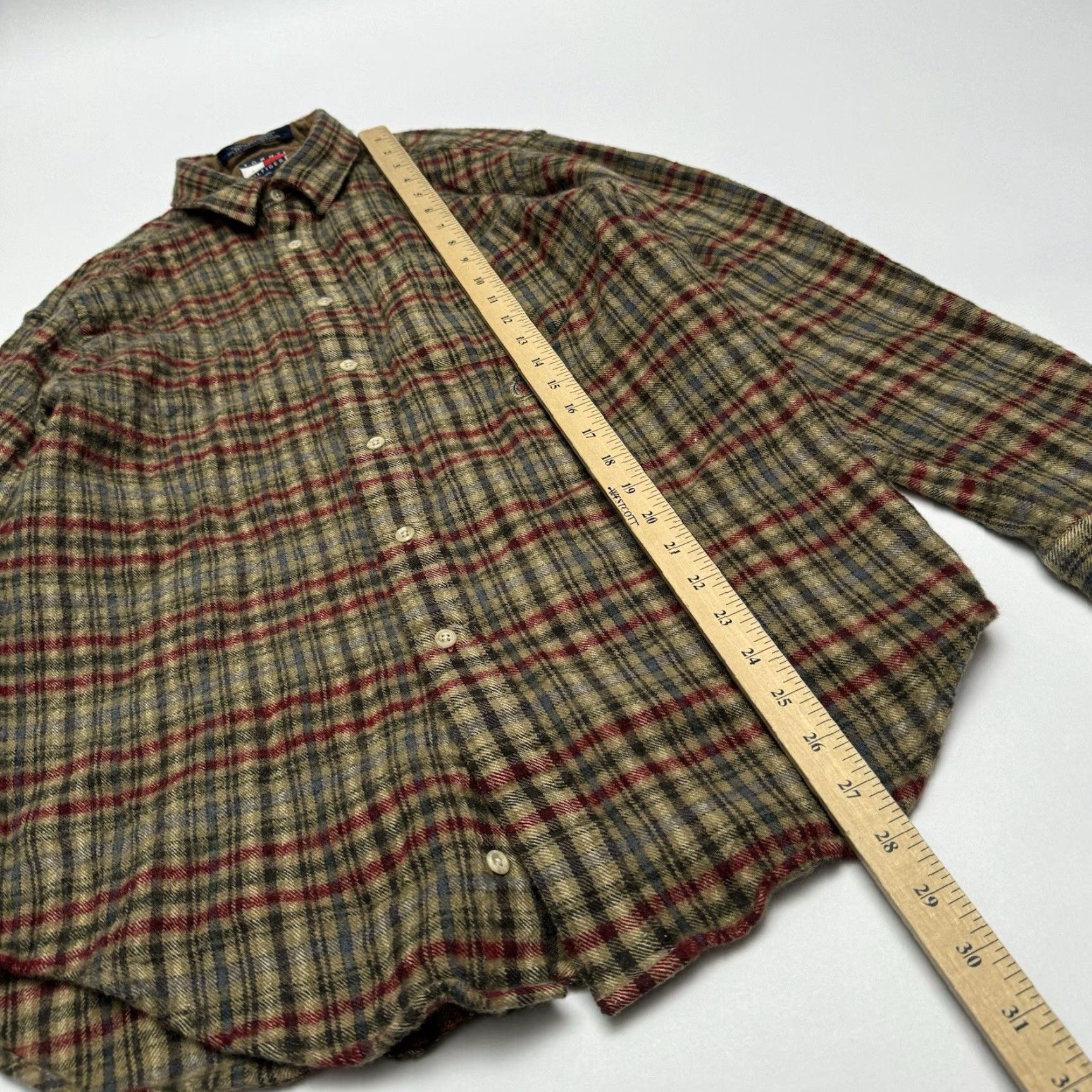 Tommy Hilfiger VINTAGE Tommy Hilfiger Men’s Medium Brown Plaid Wool Flannel Button-Up Shirt 90s Mens M Brown Classic Wool Flannel Shirt Size US M / EU 48-50 / 2 - 6 Thumbnail
