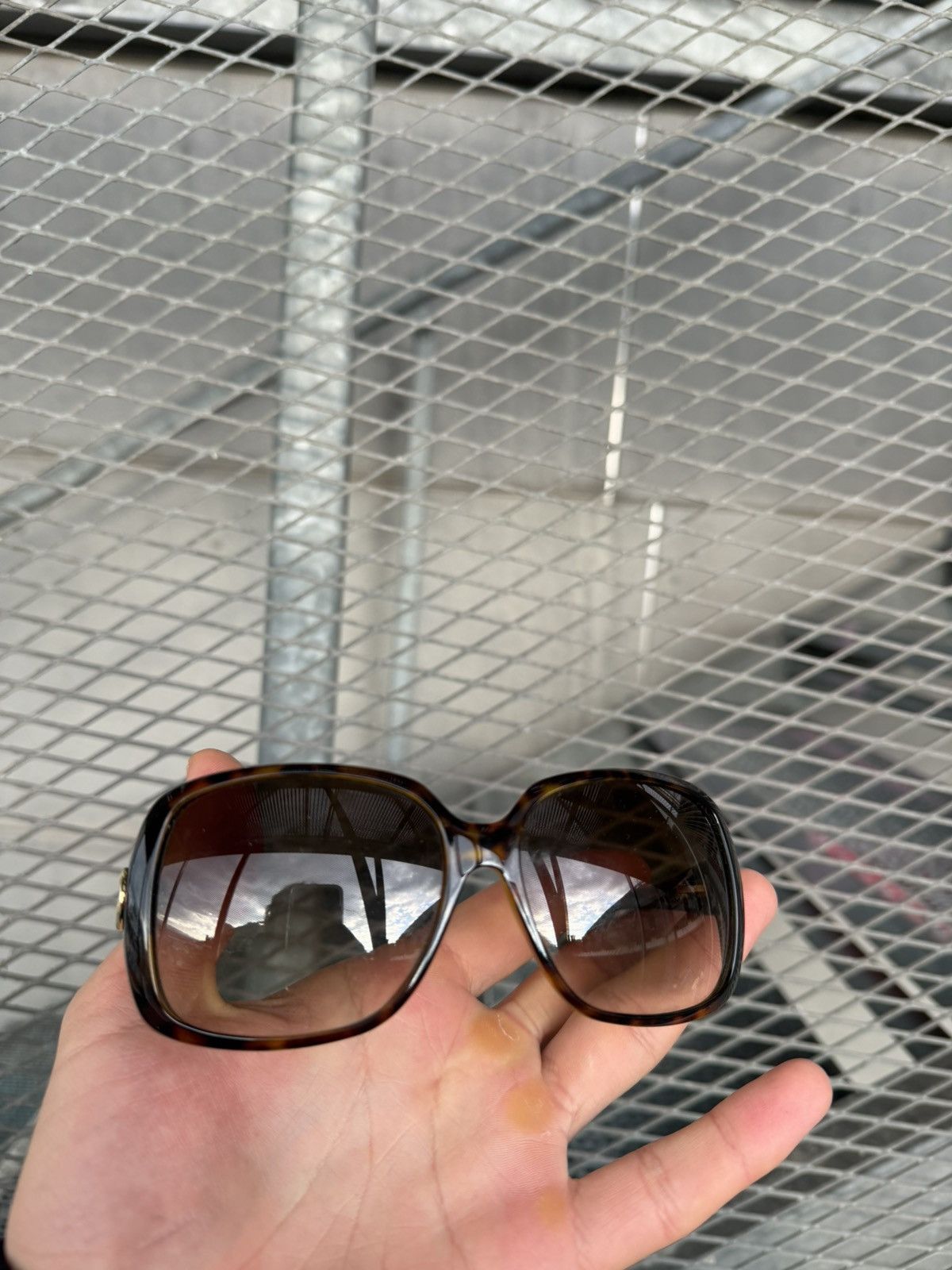 Gucci Gucci Leopard Sunglasses with Case Size ONE SIZE - 4 Thumbnail