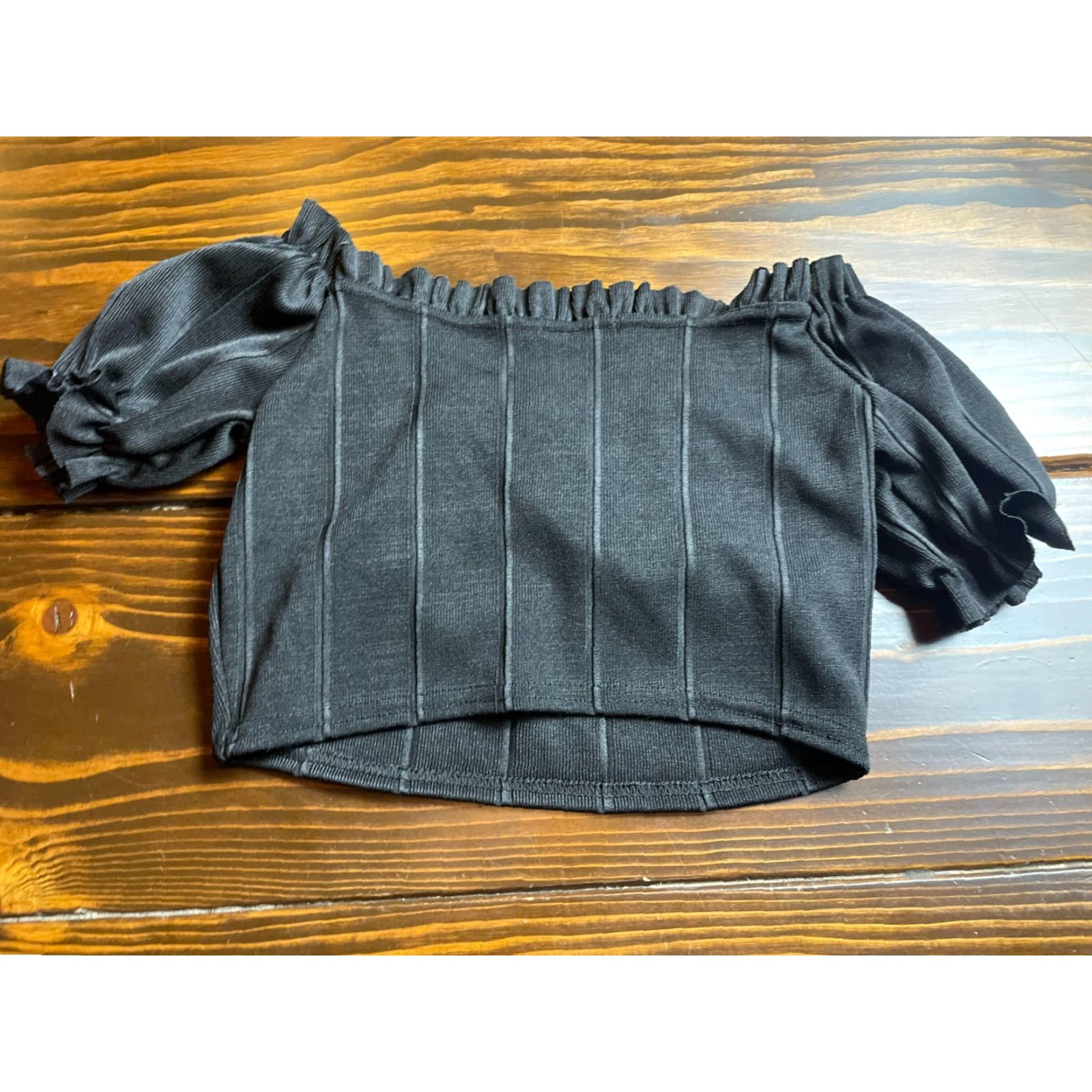 Boohoo Boohoo Shirt Womens Size 4 Black Cropped Off Shoulder Short Sleeve T-Shirt Modern Cropped Size S / US 4 / IT 40 - 2 Thumbnail