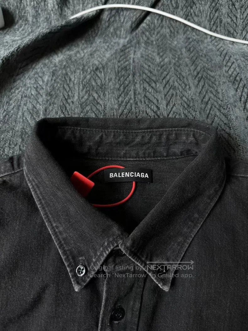 Balenciaga Balenciaga Back Logo Denim Short-Sleeve Shirt. Size US M / EU 48-50 / 2 - 3 Thumbnail