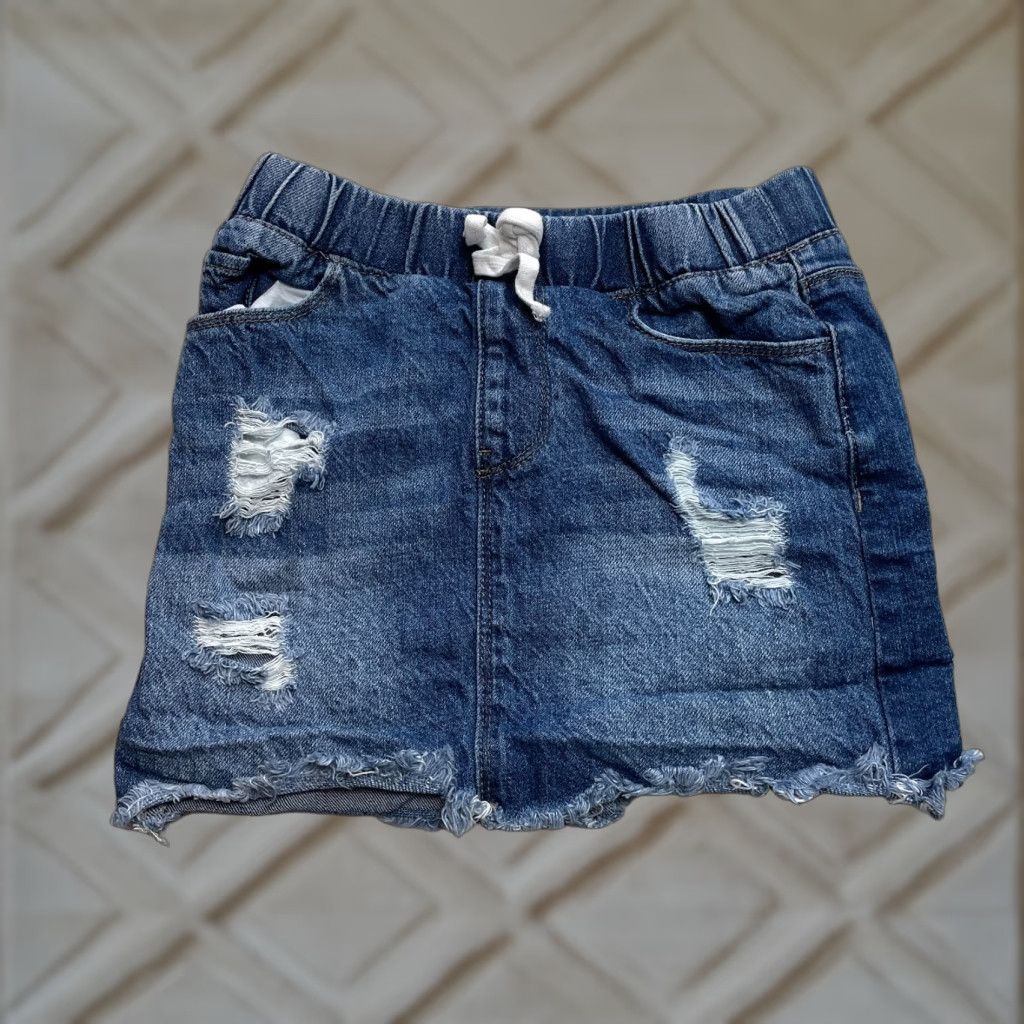 Vintage YMI Skirt Girls Small Blue Denim Dark Wash Distressed Elastic Waist Short Jean Size 28" / US 6 / IT 42 - 1 Thumbnail