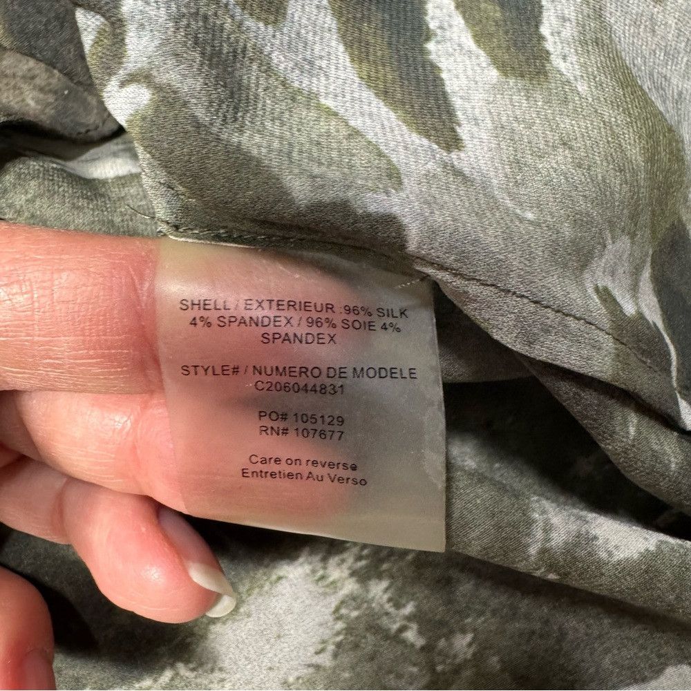 Alice + Olivia ALICE + OLIVIA Silk Sleeveless Blouse Camo Print Size S Size S / US 4 / IT 40 - 7 Thumbnail
