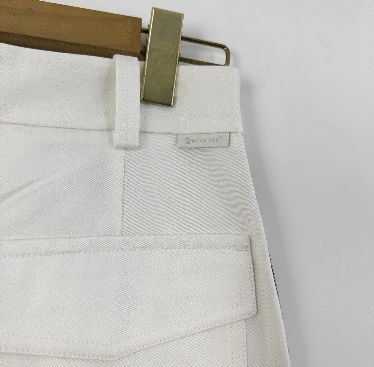 Moncler Moncler White Side Stripe Pants K12 Size 27" / US 4 / IT 40 - 6 Thumbnail