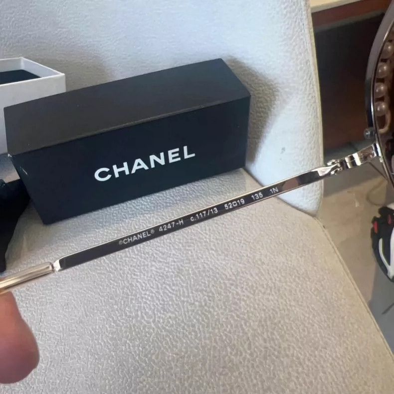 Chanel Chanel Pearl Edge Gradient Sunglasses -2505 Size ONE SIZE - 5 Thumbnail